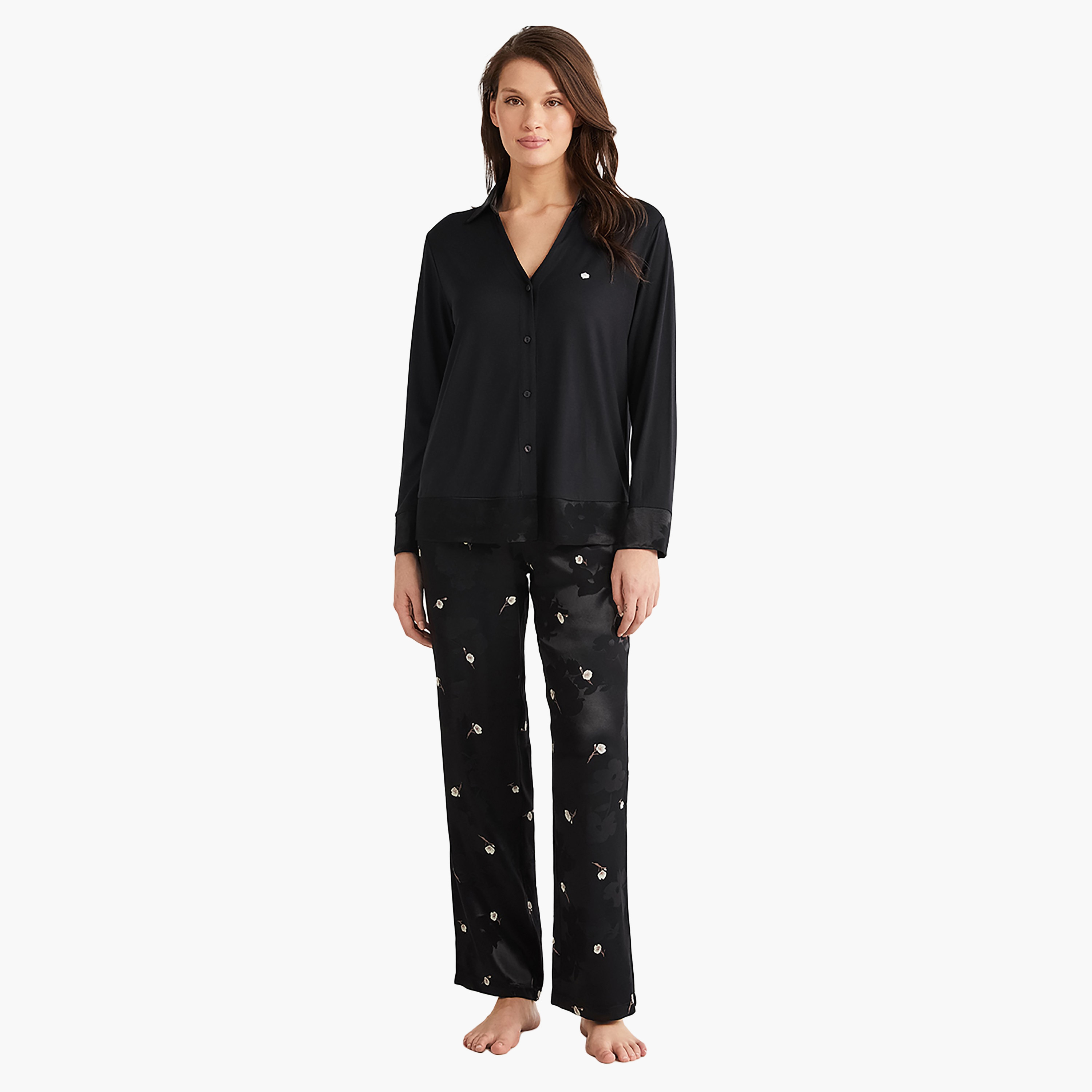 طقم بيجامة مع قميص داخلي بفتحة رقبة V مزين بالزهور وبيجامة نسائية من بيني موود-women-clothing-nightwear-pyjamas-longsets-image-1