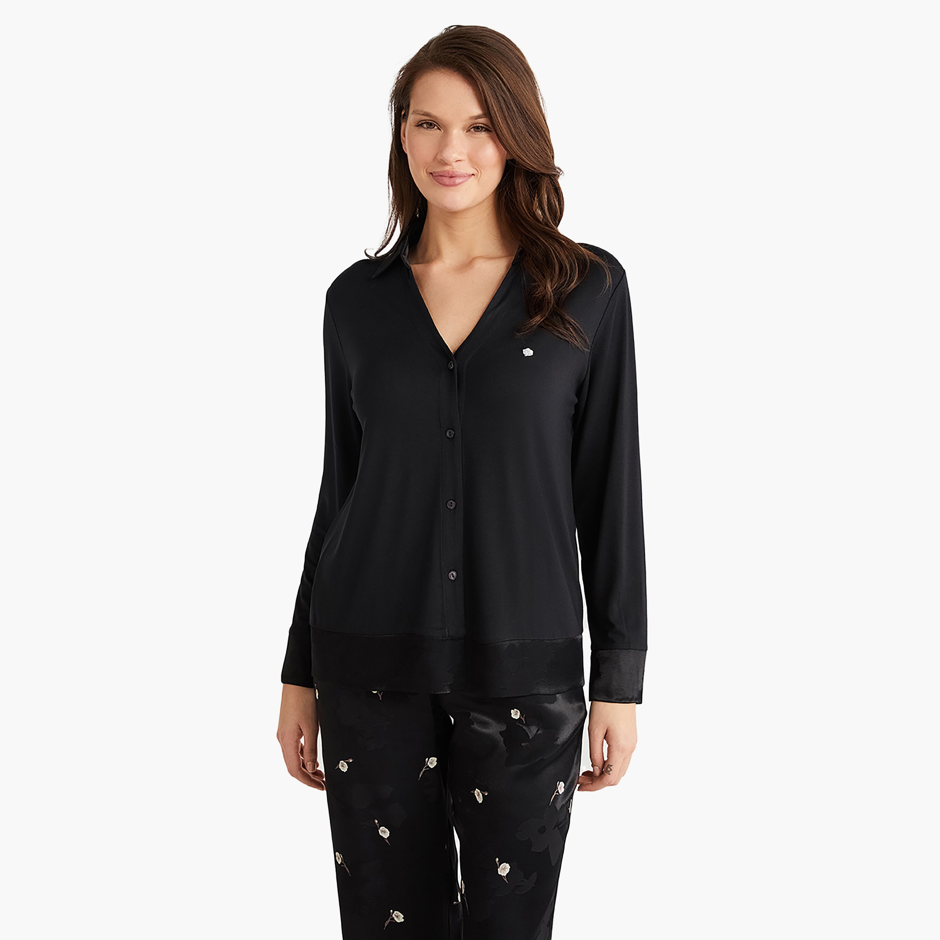 طقم بيجامة مع قميص داخلي بفتحة رقبة V مزين بالزهور وبيجامة نسائية من بيني موود-women-clothing-nightwear-pyjamas-longsets-image-2