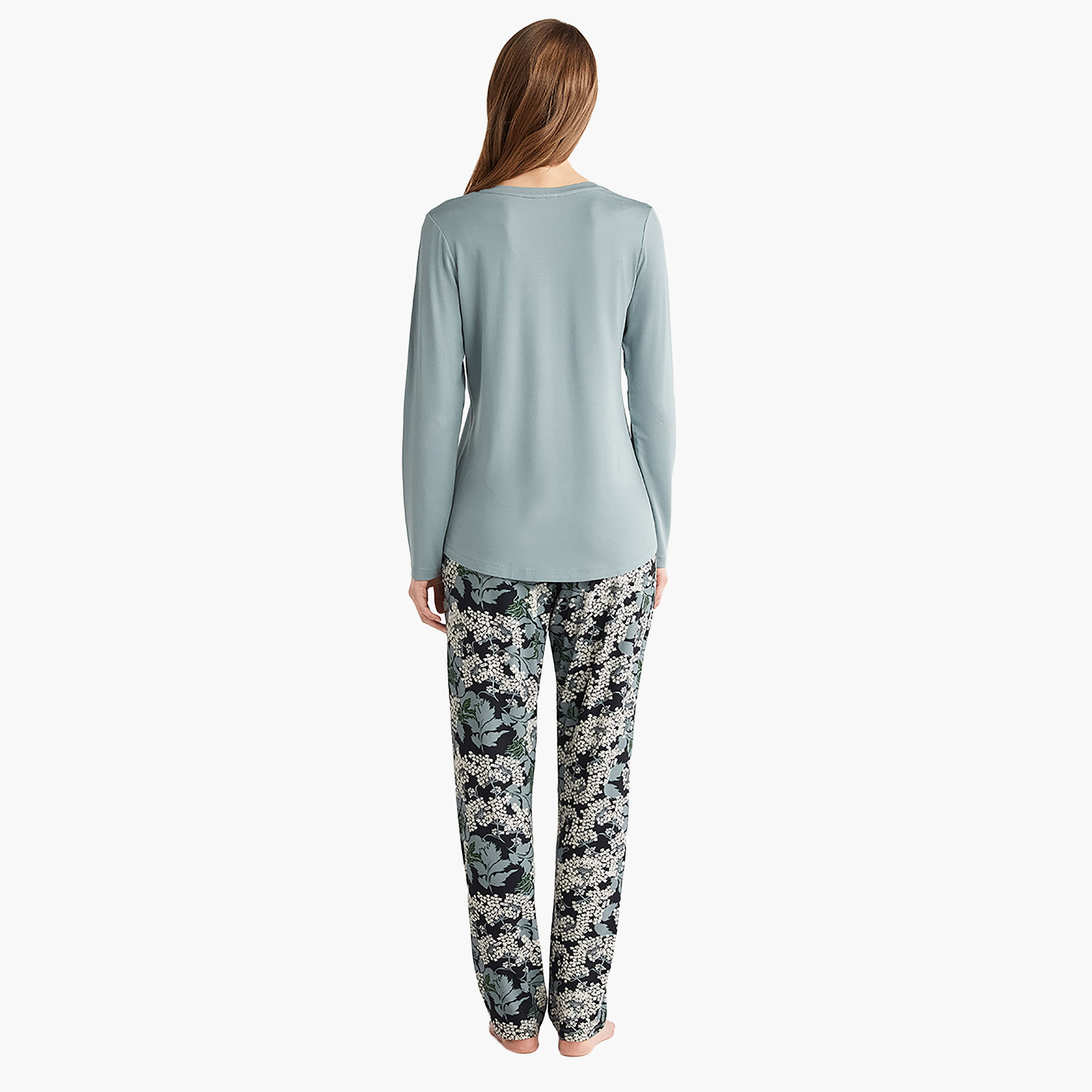 Penye Mood Pyjama Set with Floral Embroidered V-Neck T-Shirt and Women's Pyjama-women-clothing-nightwear-pyjamas-longsets-image-4