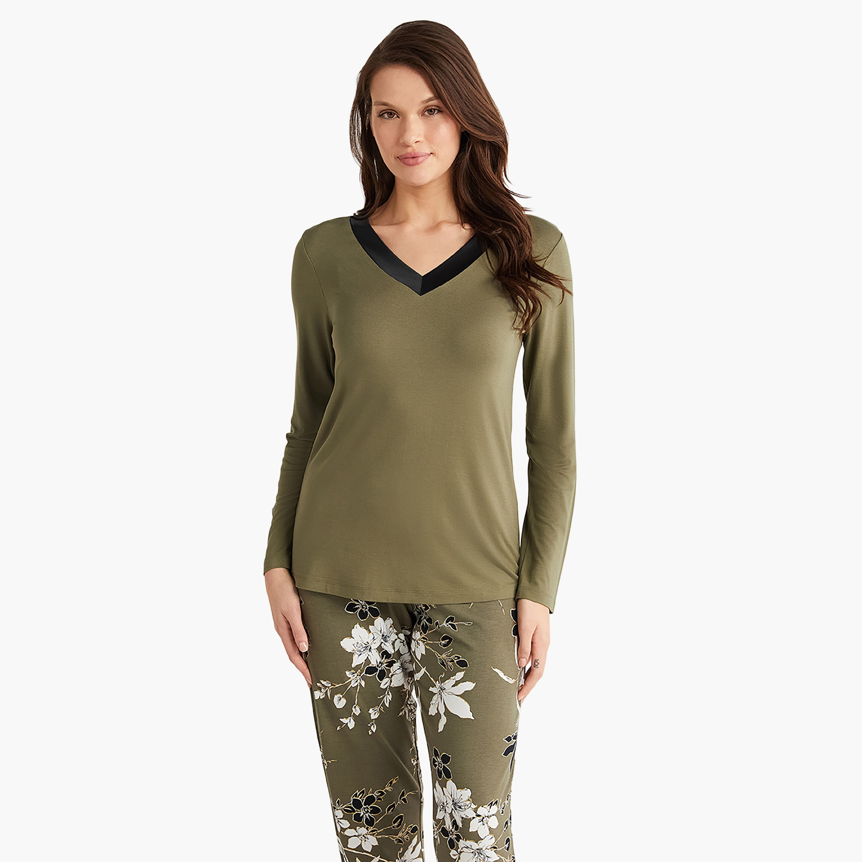 Penye Mood Pyjama Set with Floral V-Neck T-Shirt and Women's Pyjama-women-clothing-nightwear-pyjamas-longsets-image-3