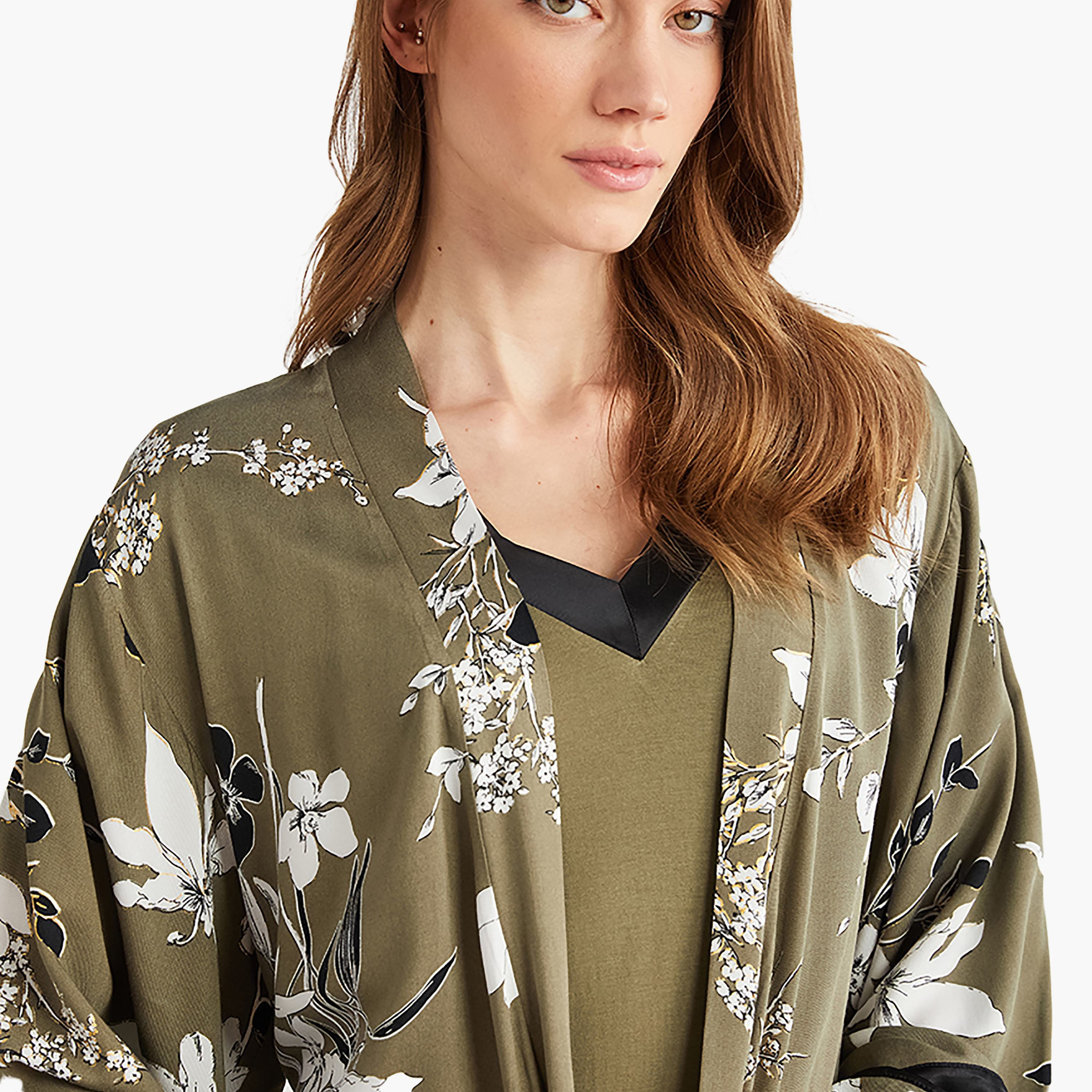 طقم رداء مكون من فستان منقوش بفتحة V ورداء نسائي من بيني موود-women-clothing-nightwear-pyjamas-longsets-image-2