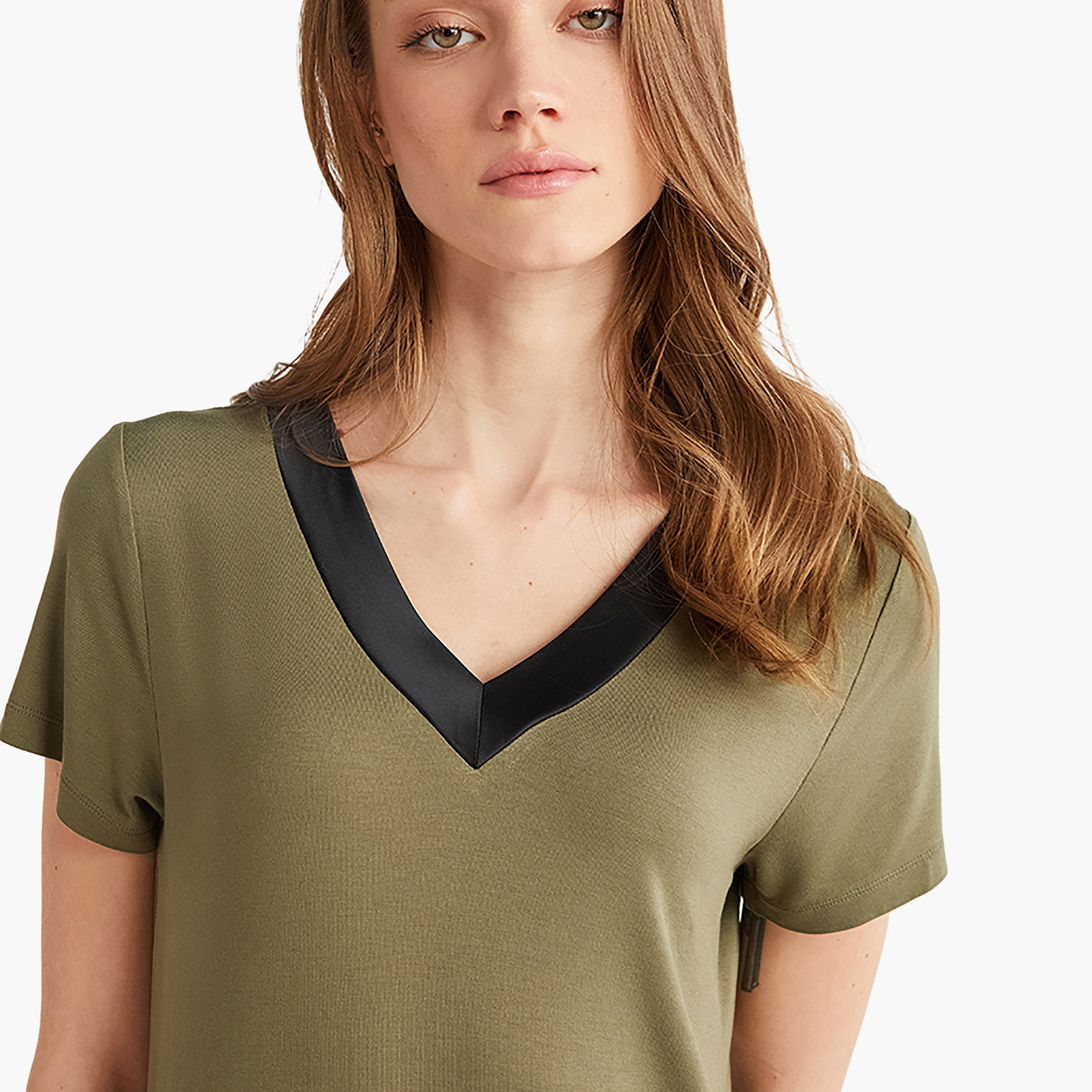 طقم رداء مكون من فستان منقوش بفتحة V ورداء نسائي من بيني موود-women-clothing-nightwear-pyjamas-longsets-image-6
