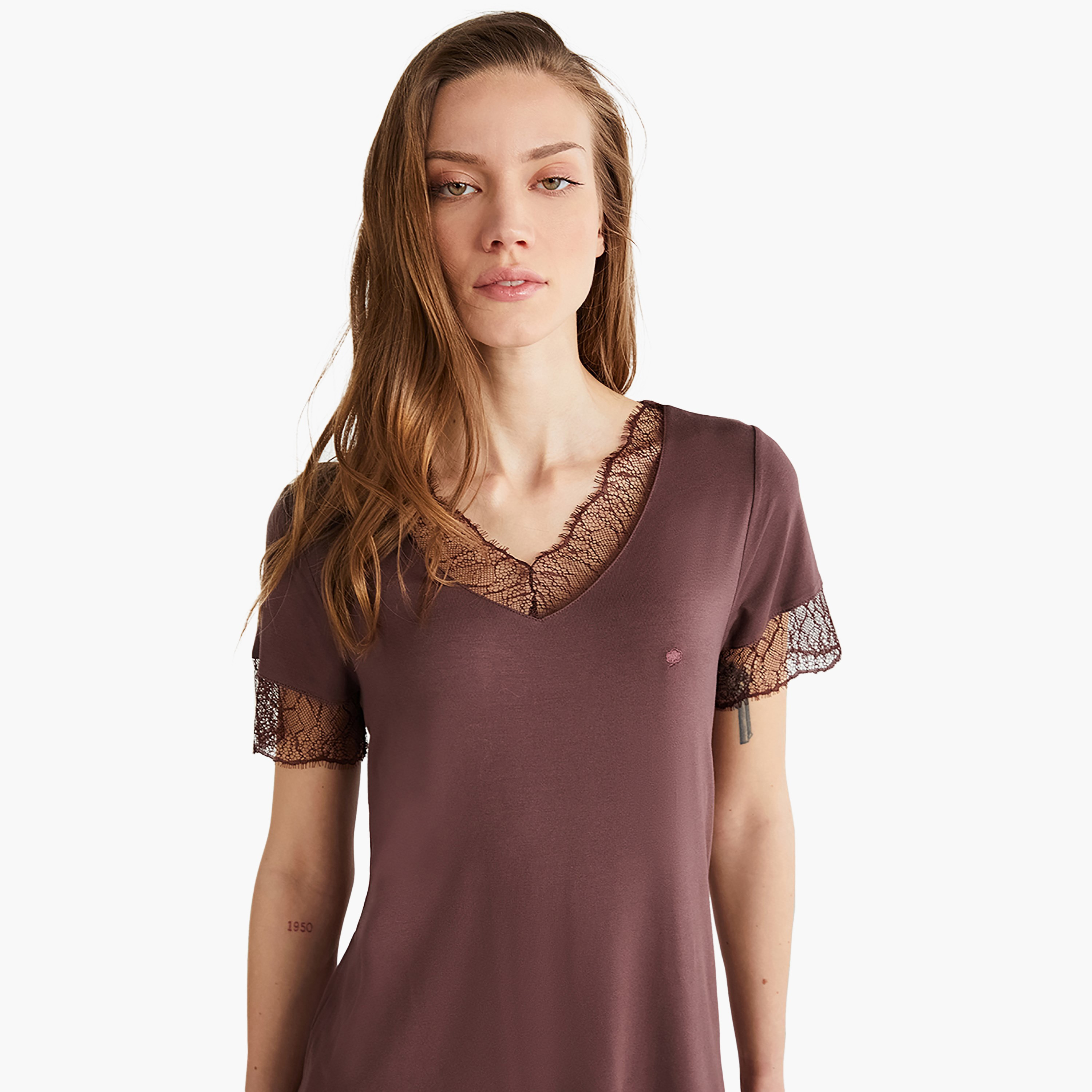 طقم رداء مكون من 3 قطع مع تي شيرت بفتحة رقبة V وبنطلون ورداء نسائي من بيني موود-women-clothing-nightwear-pyjamas-longsets-image-6