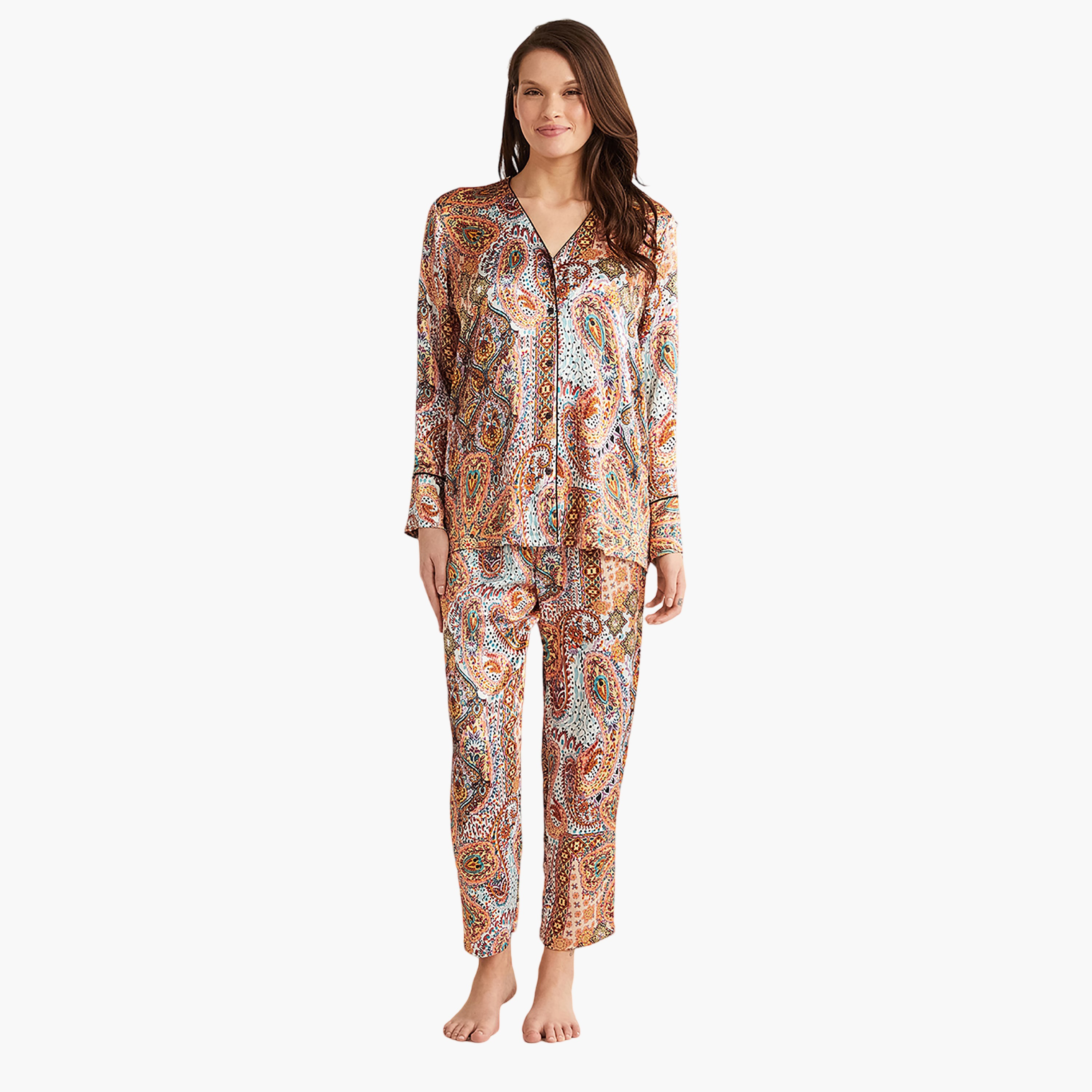 طقم بيجامة مع قميص داخلي مطبوع بفتحة رقبة V وبيجامة نسائية من بيني موود-women-clothing-nightwear-pyjamas-longsets-image-1