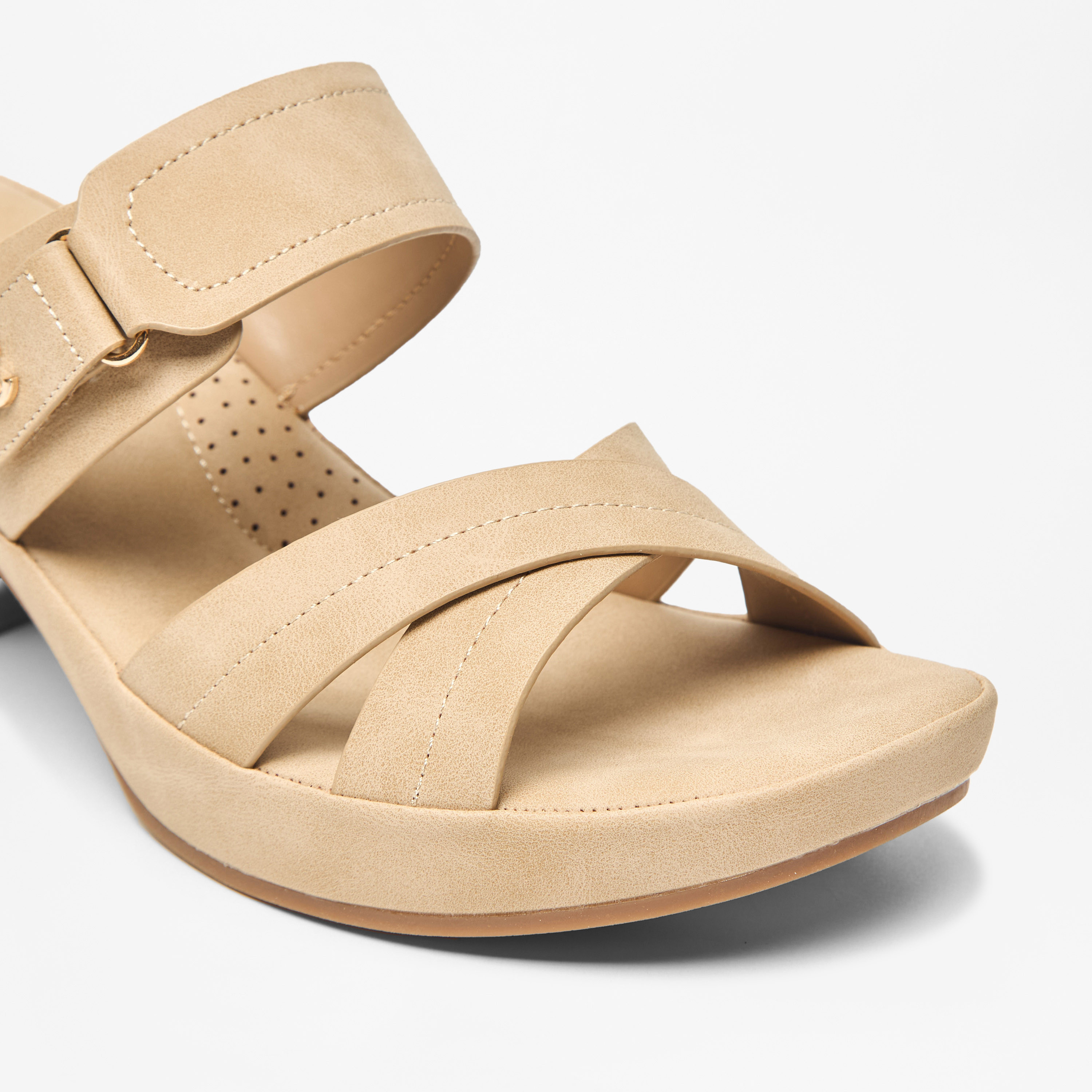 صندل مريح سادة سهل الارتداء بحزام متقاطع من لو كونفورت-women-shoes-sandals-heeled-image-5