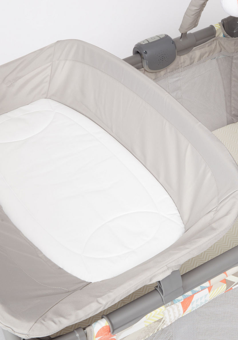 Graco Playard Contour Electra Light Grey Travel Cot with Removable Toy Bar (Upto 3 years)-Travel Cots-image-2