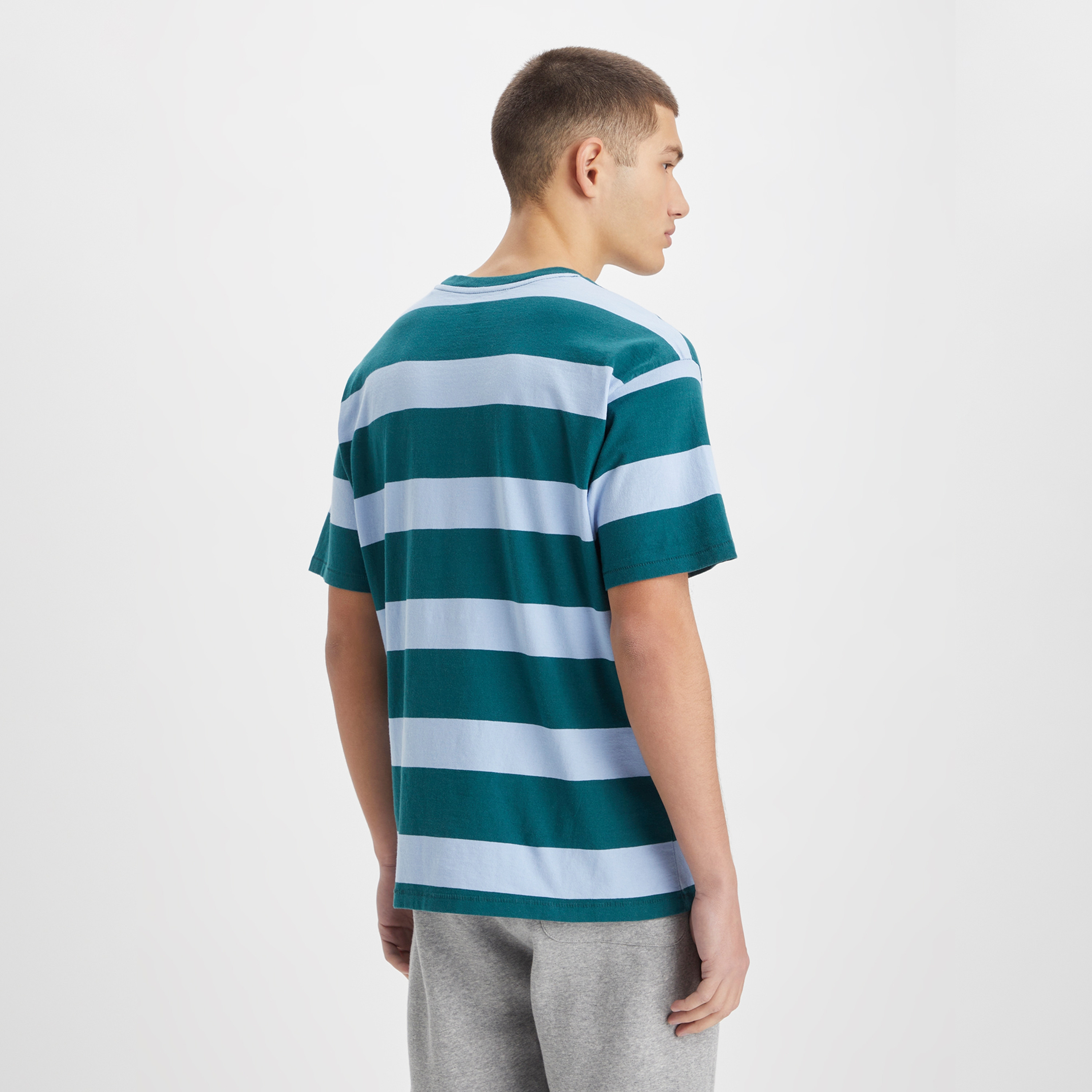 تيشيرت ليفايز بأكمام قصيرة وياقة دائرية مع مخطط-men-clothing-tshirtsandpolos-tshirts-image-4