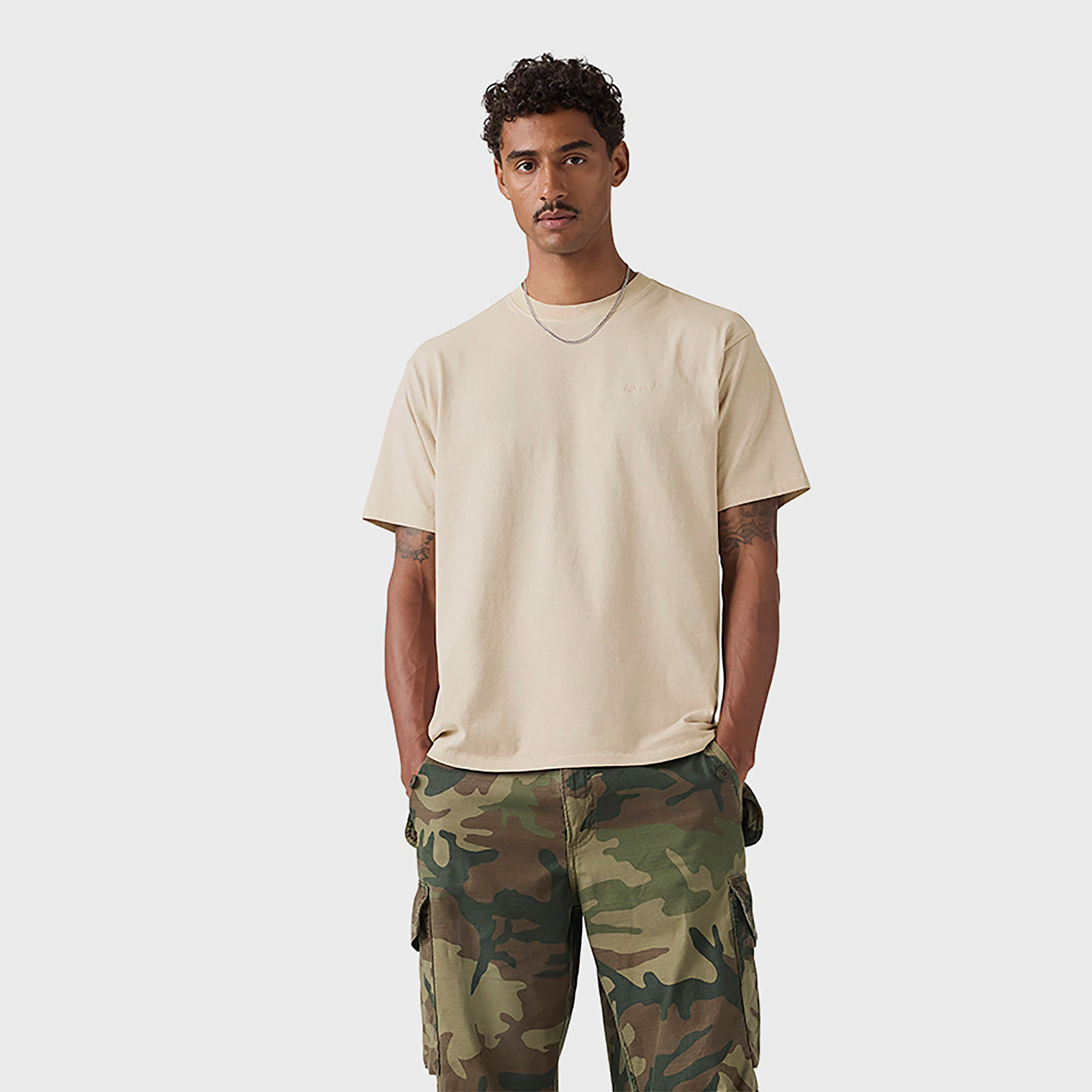 تي شيرت رجالي سادة بياقة دائرية وأكمام قصيرة من ليفايس-men-clothing-tshirtsandpolos-tshirts-image-9