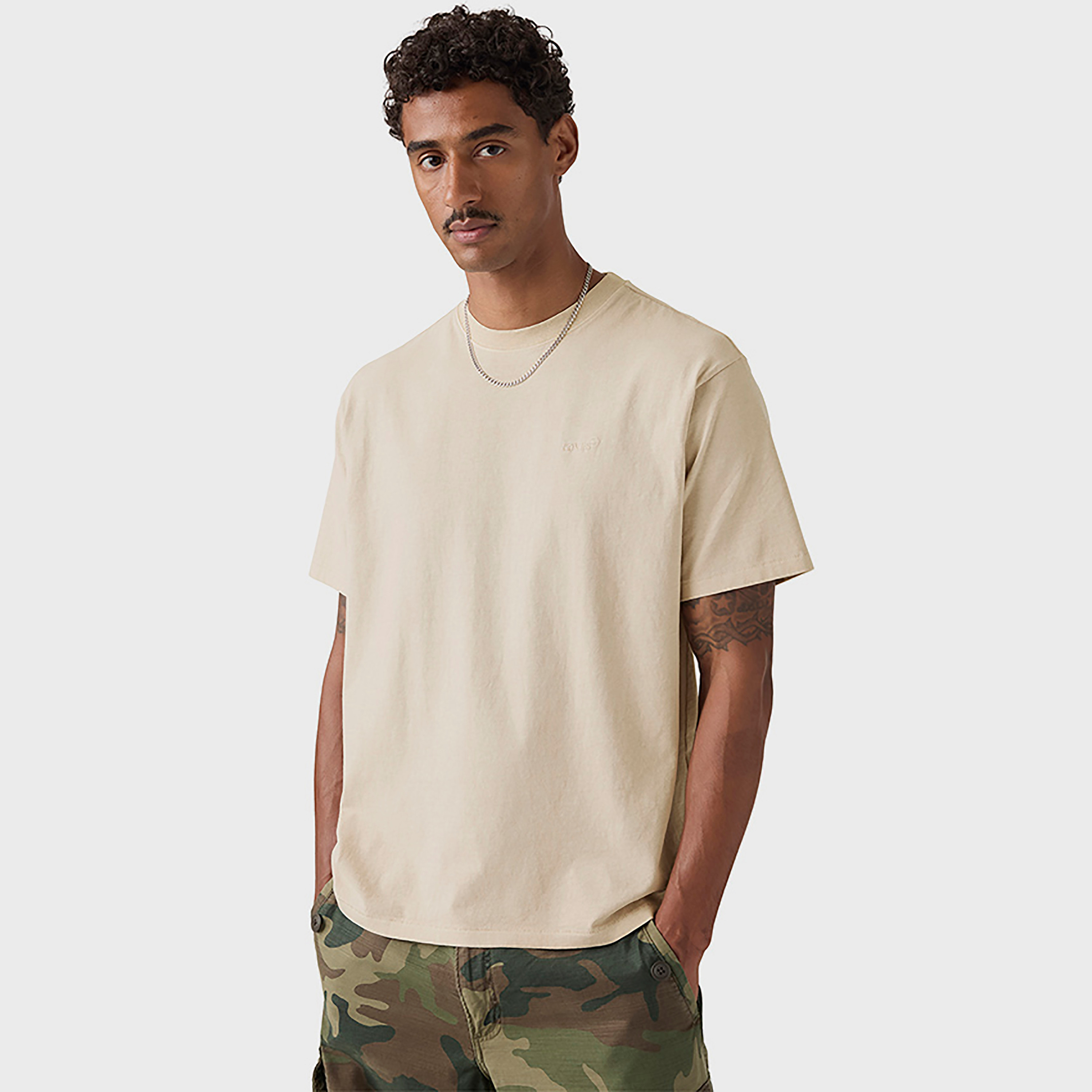 تي شيرت رجالي سادة بياقة دائرية وأكمام قصيرة من ليفايس-men-clothing-tshirtsandpolos-tshirts-image-10