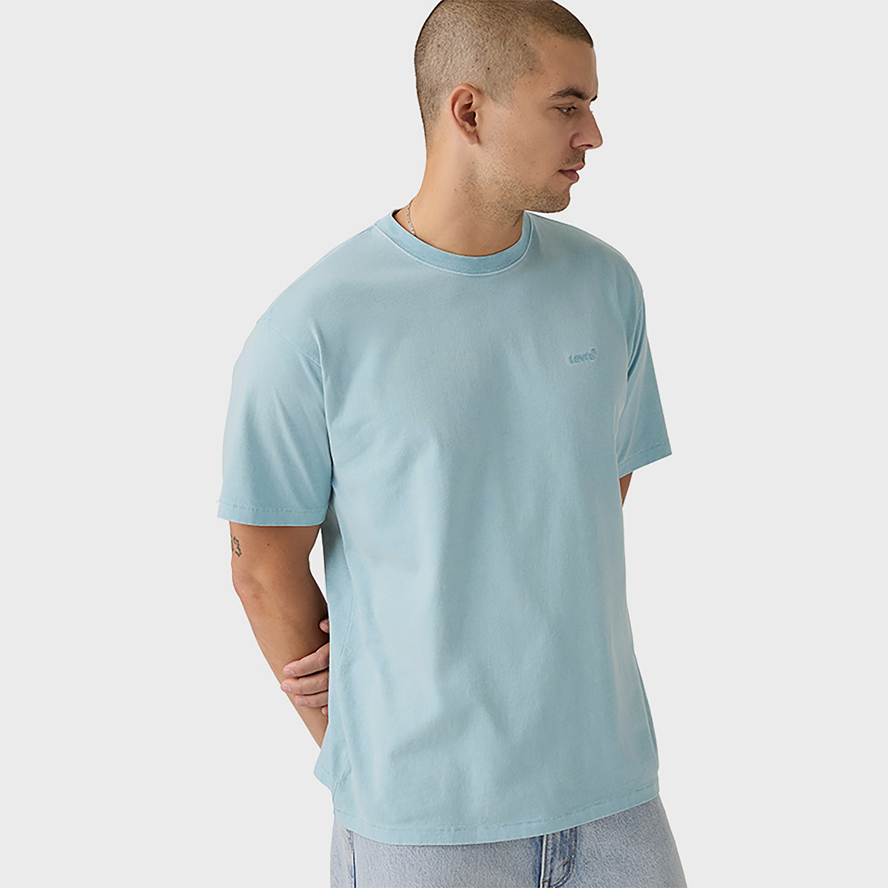 تي شيرت رجالي سادة بياقة دائرية وأكمام قصيرة من ليفايس-men-clothing-tshirtsandpolos-tshirts-image-6