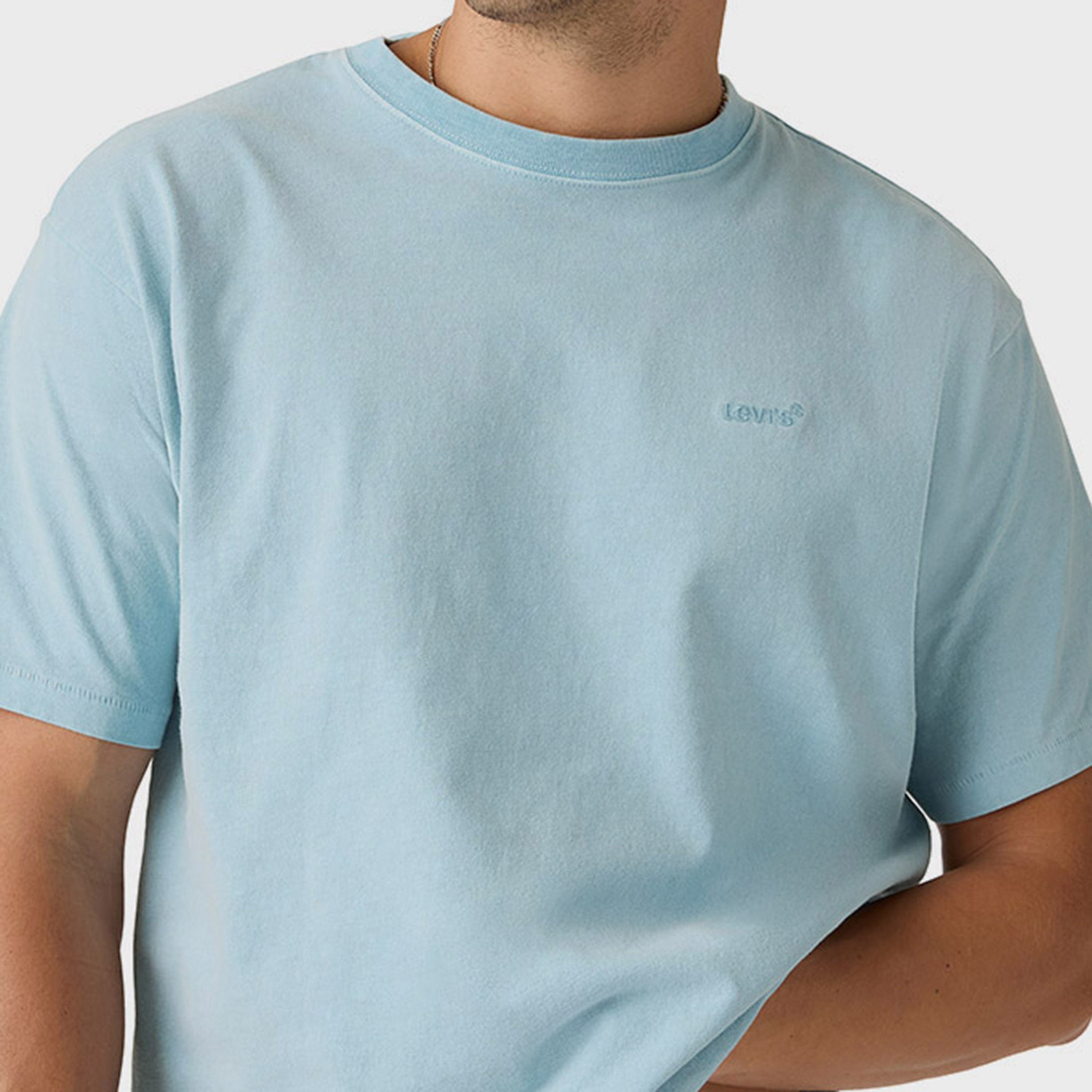 تي شيرت رجالي سادة بياقة دائرية وأكمام قصيرة من ليفايس-men-clothing-tshirtsandpolos-tshirts-image-7