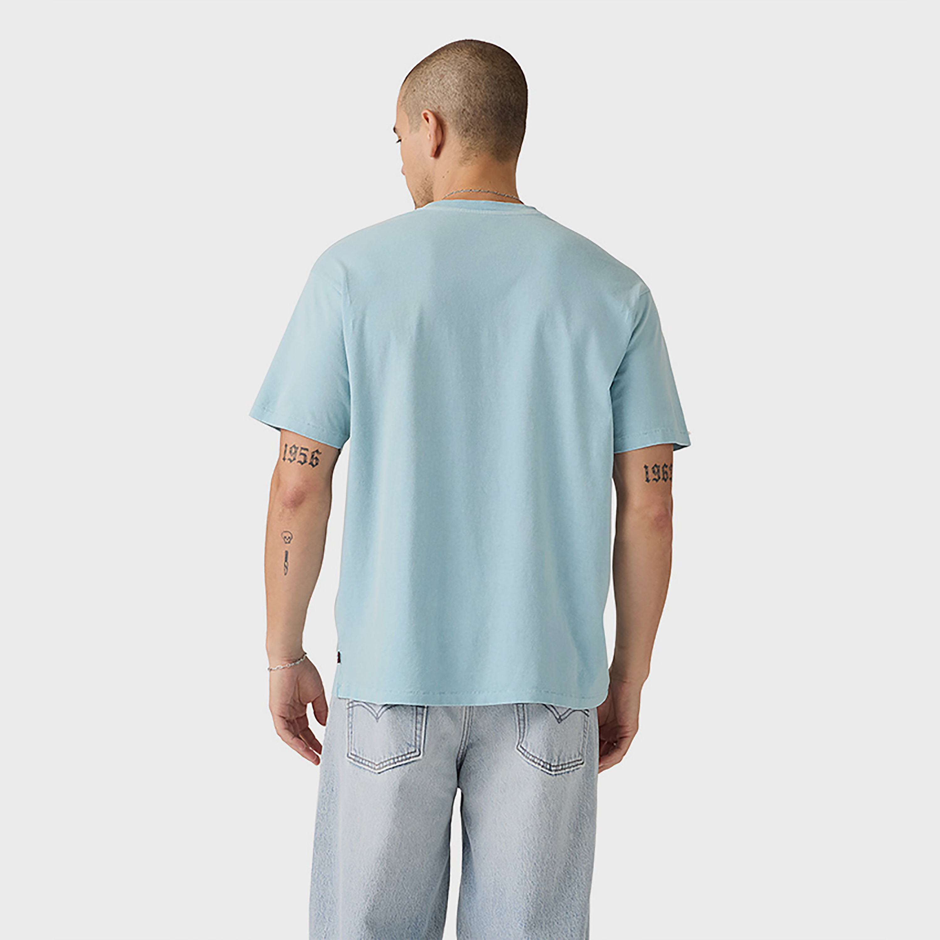 تي شيرت رجالي سادة بياقة دائرية وأكمام قصيرة من ليفايس-men-clothing-tshirtsandpolos-tshirts-image-8
