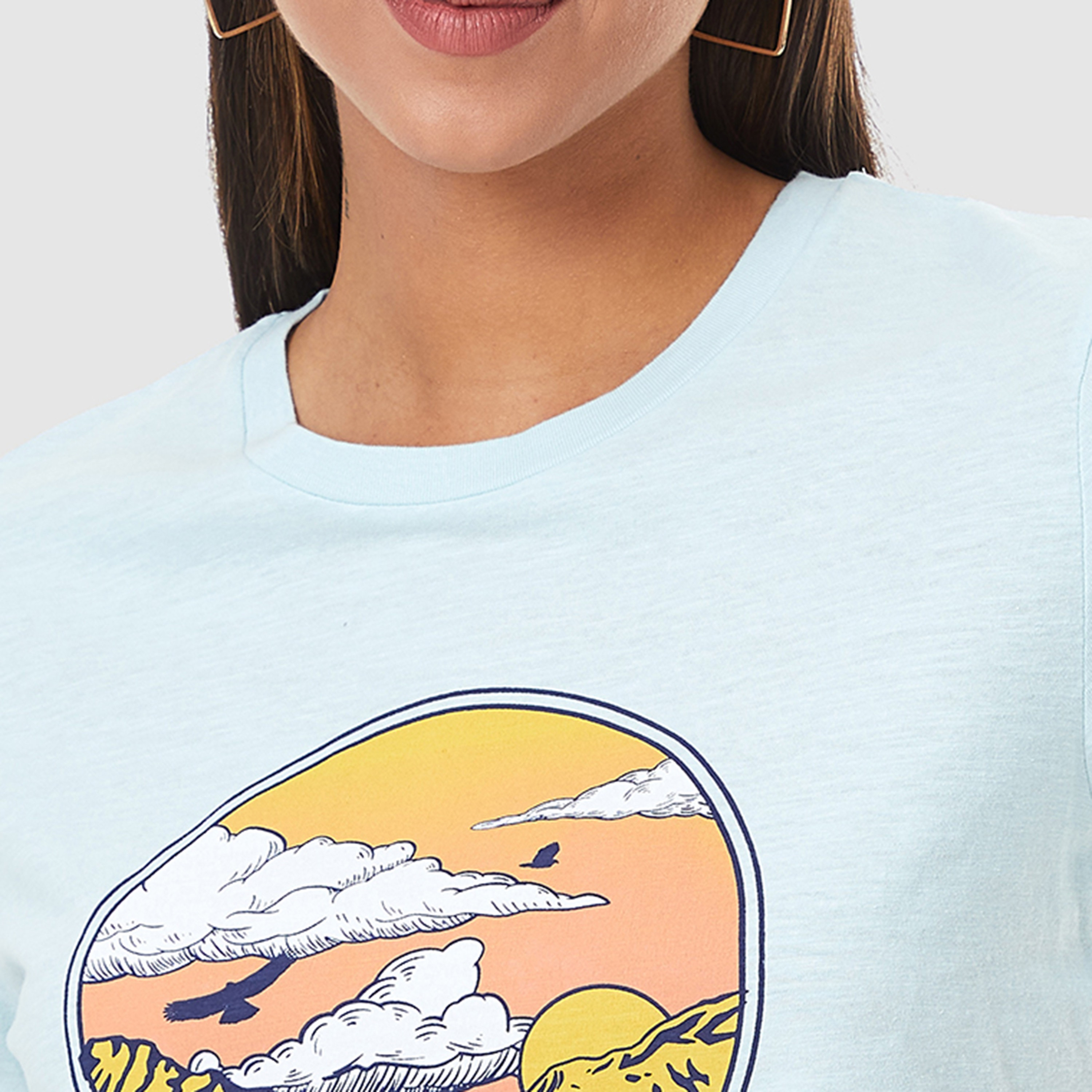 Levi's Women Blue Printed Crew Neck Crop T-Shirt-women-clothing-tshirts-image-4