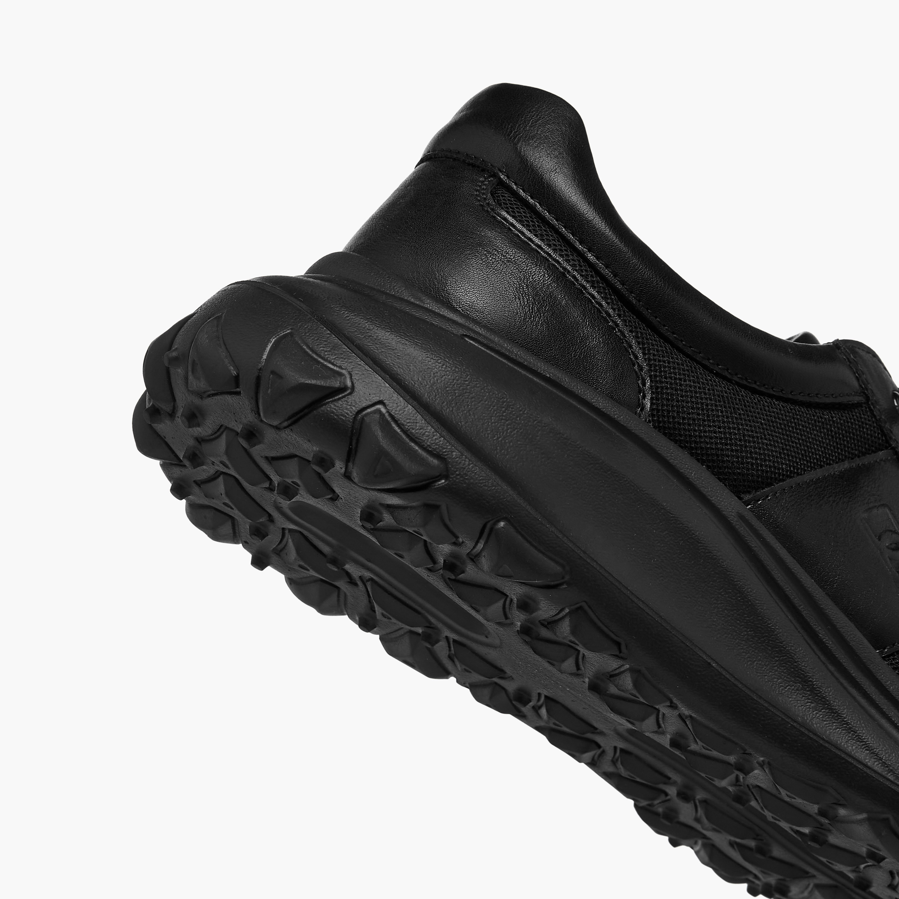 حذاء سنيكرز متعدد التصاميم برباط إغلاق للرجال من دوتشيني-men-shoes-sneakers-image-5