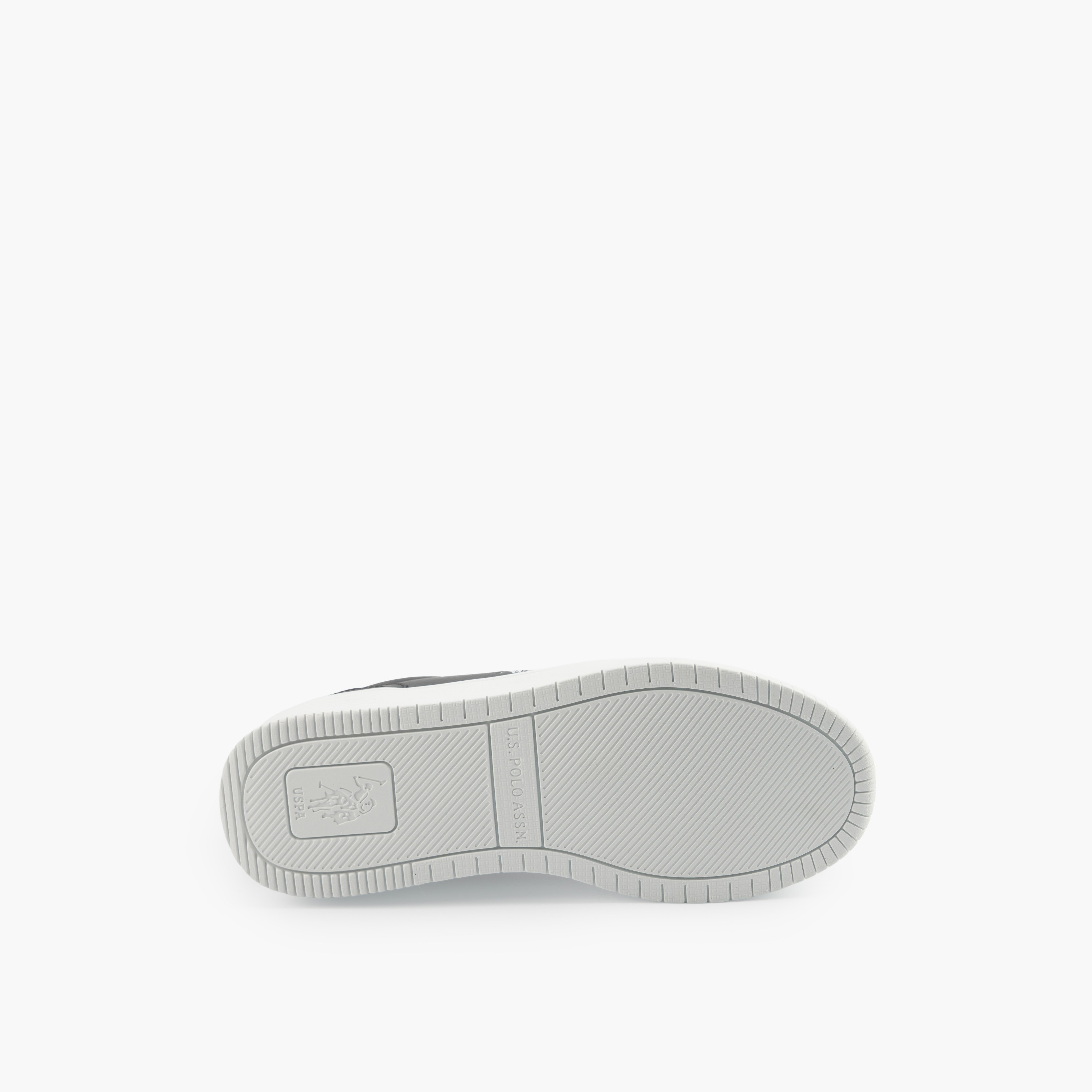 حذاء سنيكرز بطول الكاحل ورباط إغلاق وطبعات شعار للرجال من يو إس بولو أسن-men-shoes-sneakers-image-4