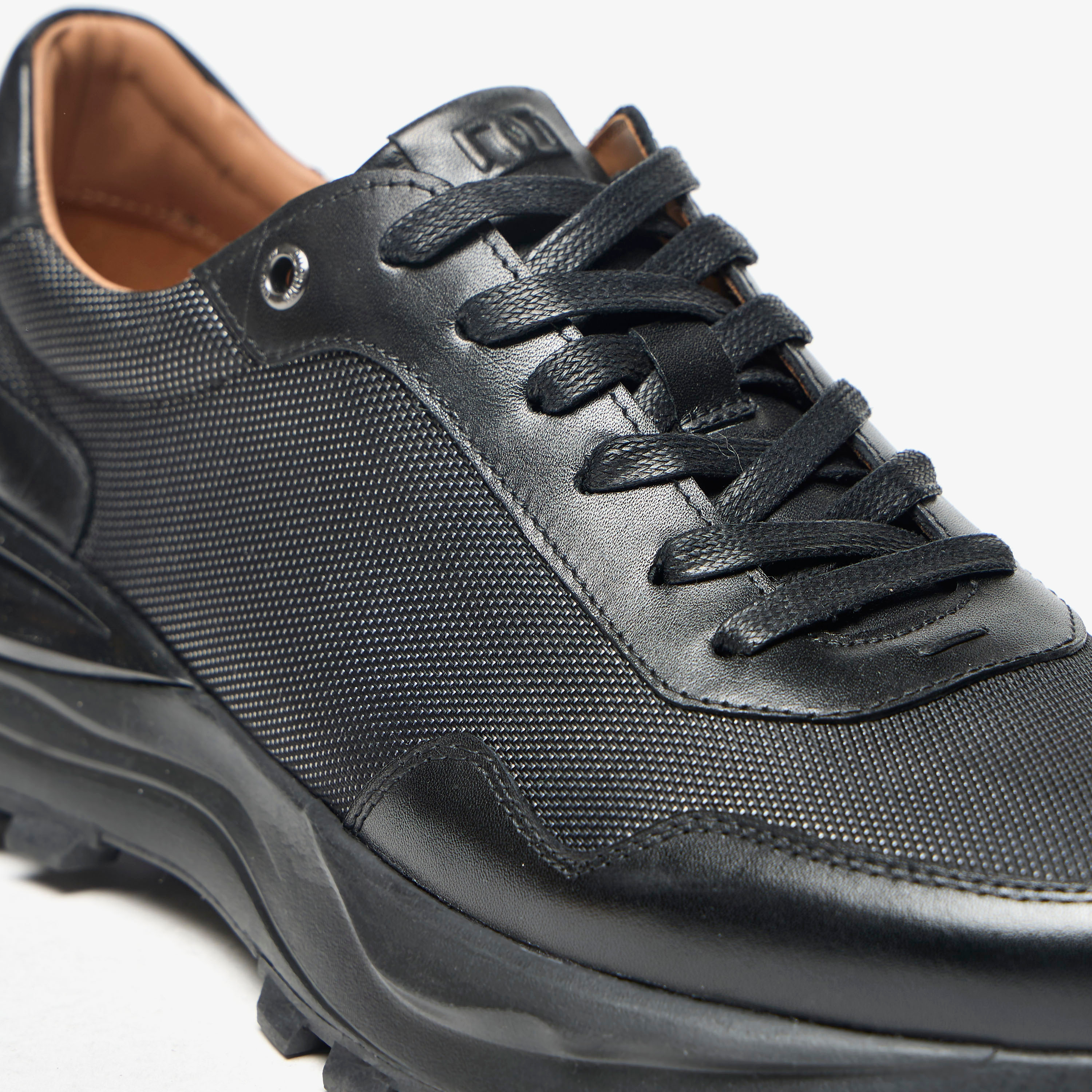 حذاء سنيكرز بارز الملمس بطول الكاحل ورباط للرجال من دوتشيني-men-shoes-sneakers-image-5