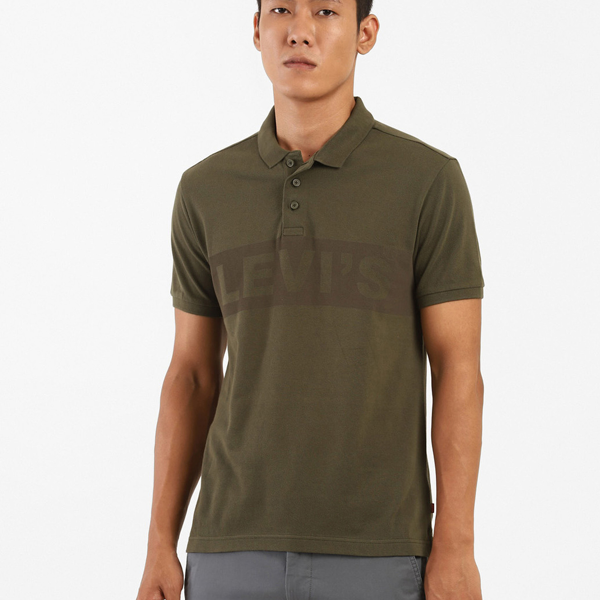 تي شيرت بولو بأكمام قصيرة وشعار أخضر للرجال من Levi-men-clothing-tshirtsandpolos-polos-image-1