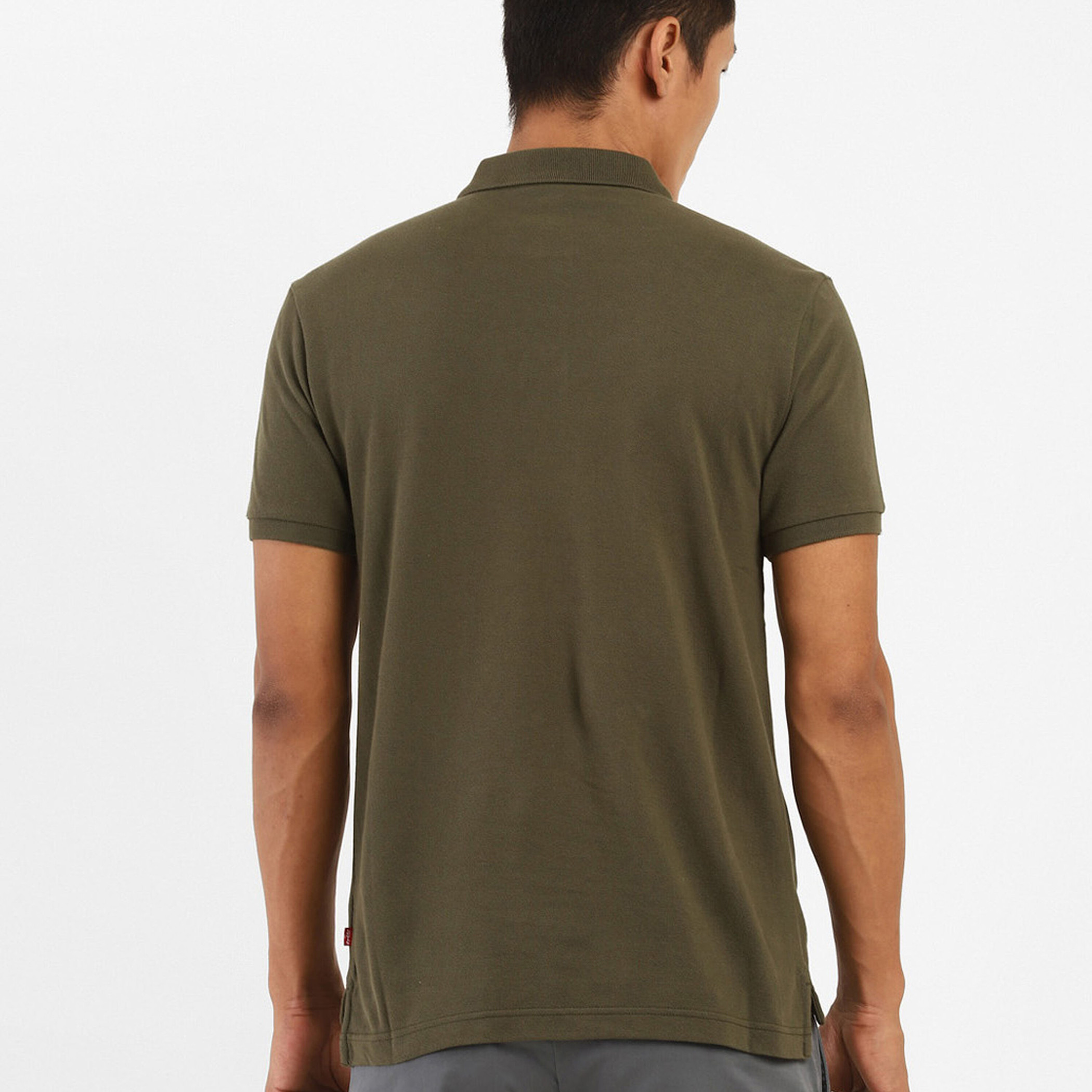 تي شيرت بولو بأكمام قصيرة وشعار أخضر للرجال من Levi-men-clothing-tshirtsandpolos-polos-image-2