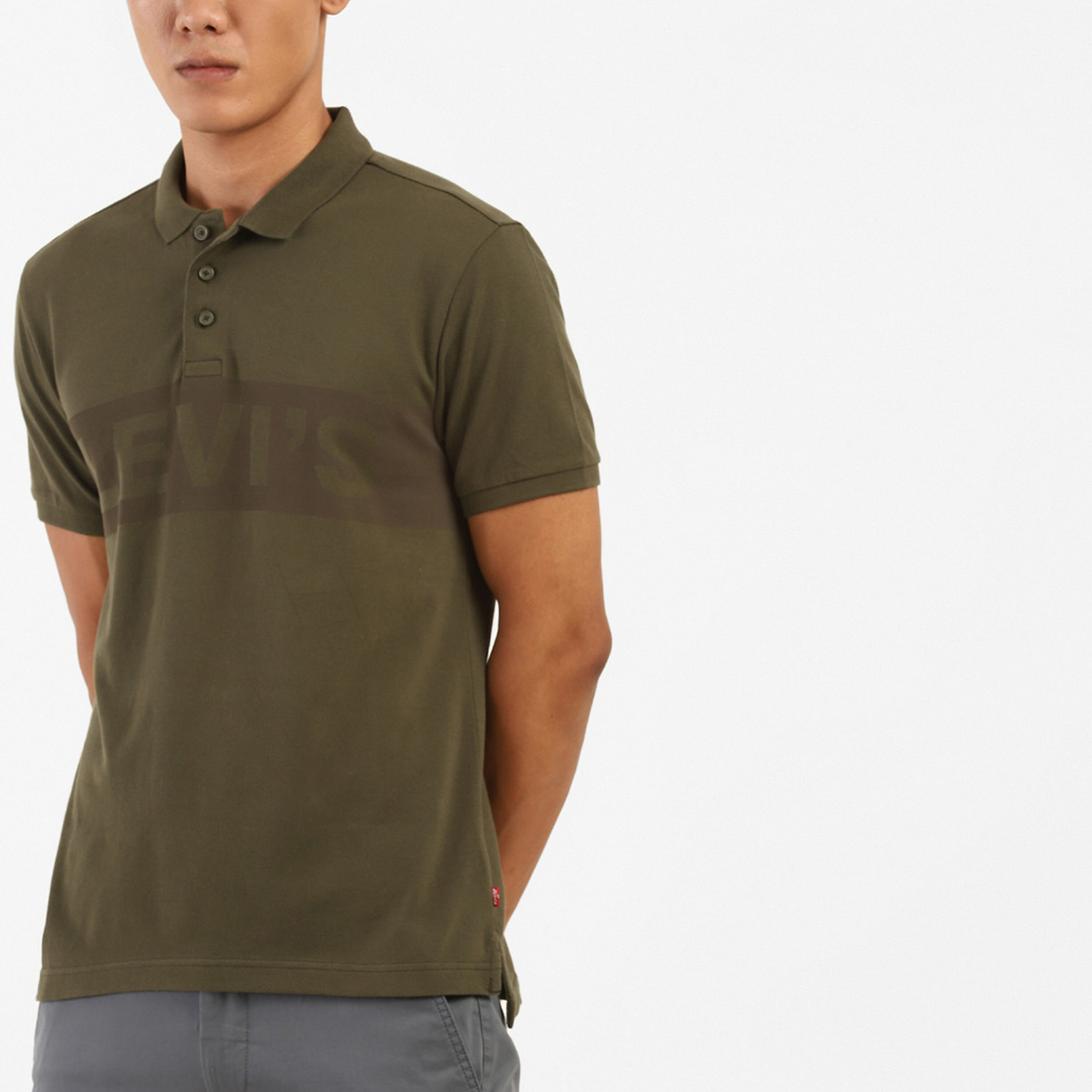 تي شيرت بولو بأكمام قصيرة وشعار أخضر للرجال من Levi-men-clothing-tshirtsandpolos-polos-image-5