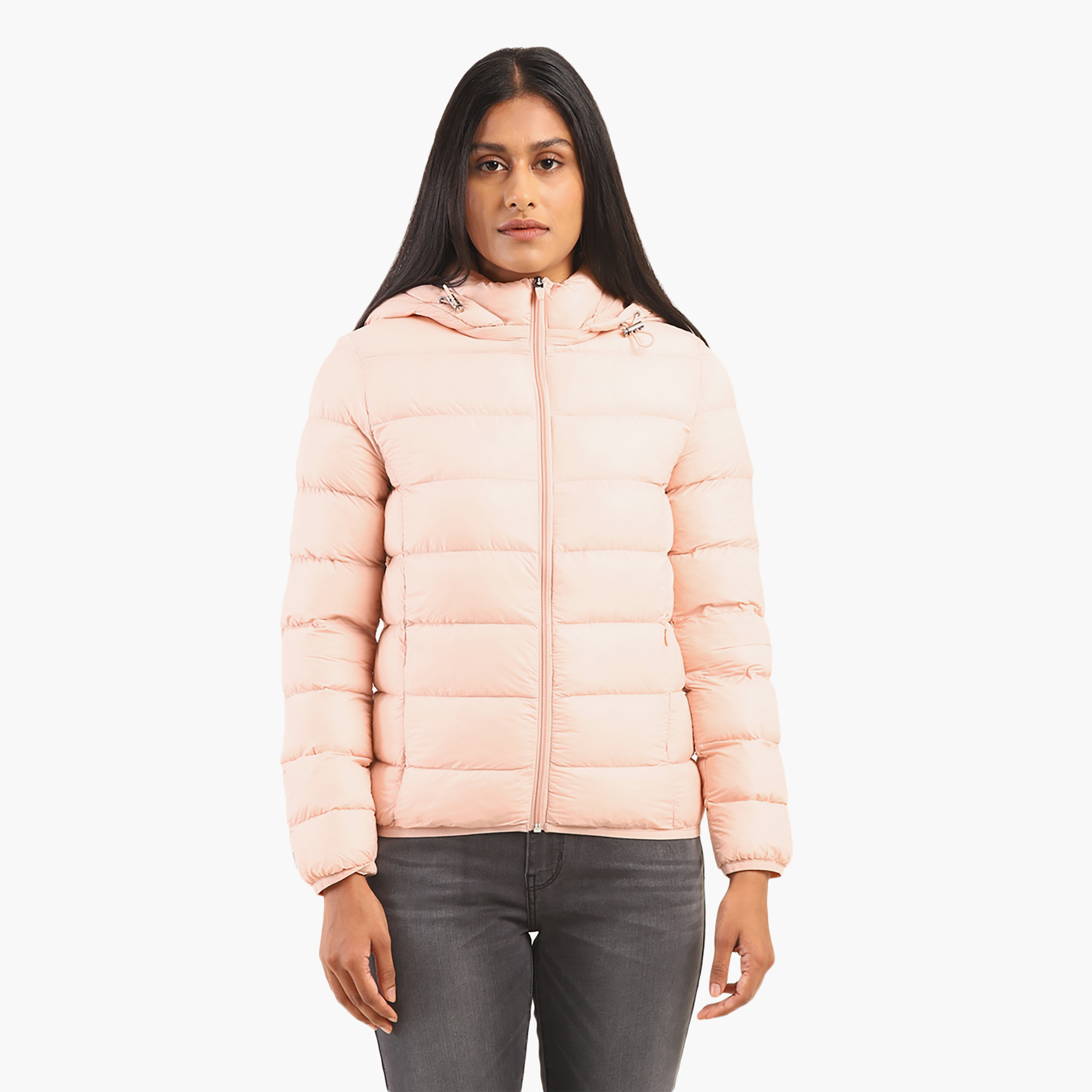 سترة منتفخة نسائية بأكمام طويلة ورقبة ذات غطاء للرأس من Levi-women-winterwear-hoodiesandsweatshirts-hoodies-image-1