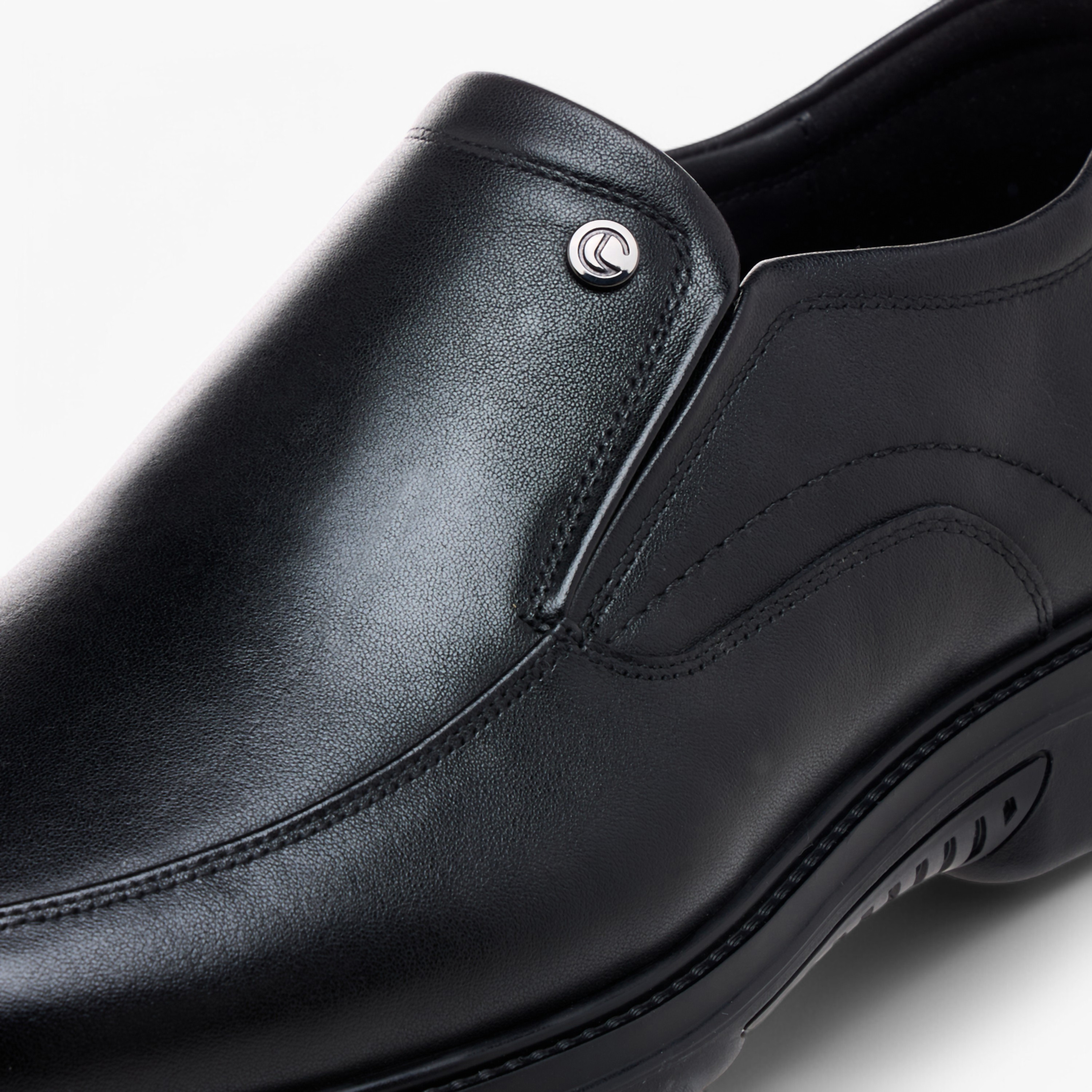 Le Confort Leather Solid Slip-On Loafers-men-shoes-formalshoes-image-4