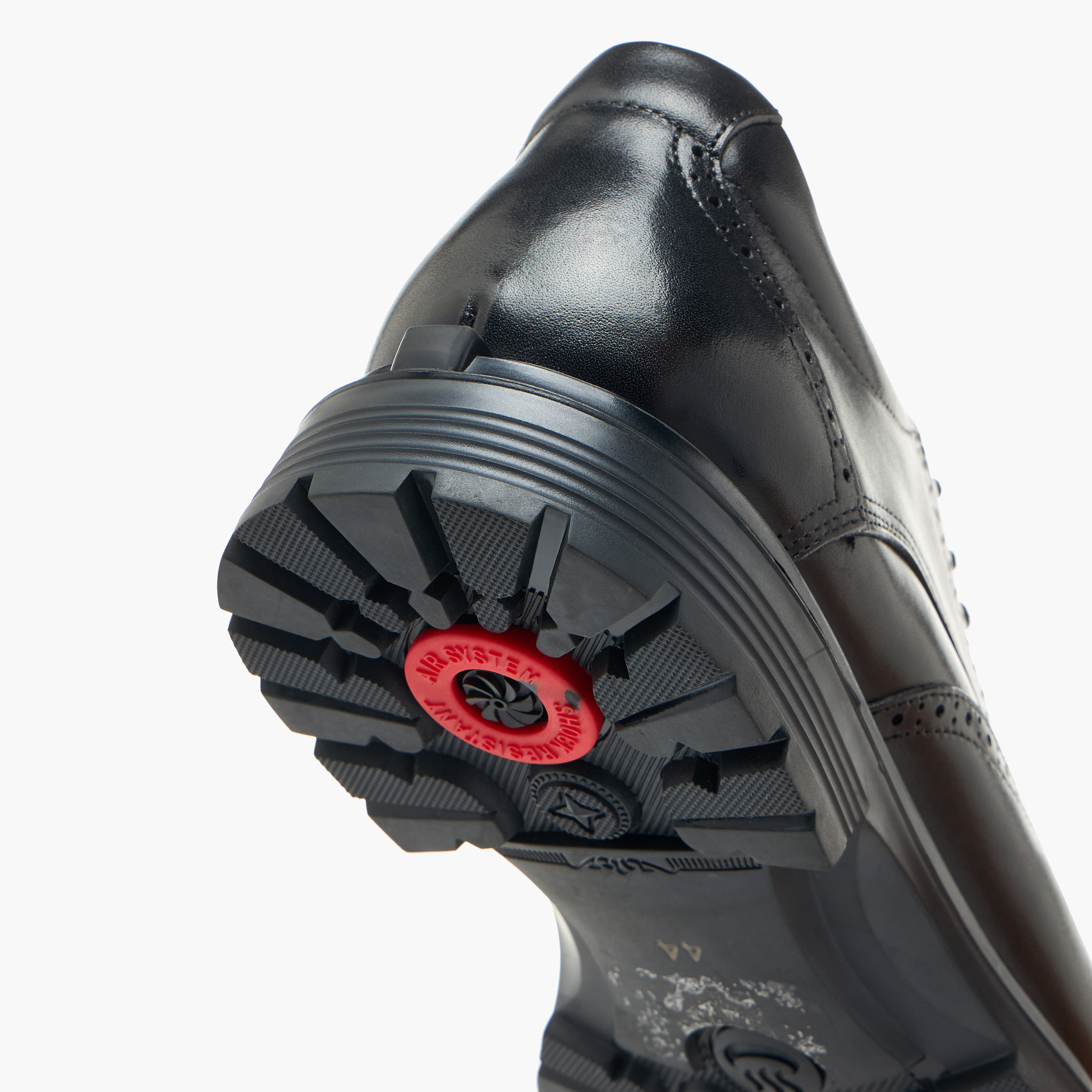 حذاء بروغ جلدي كلاسيكي للرجال من لو كونفورت-men-shoes-formalshoes-image-8