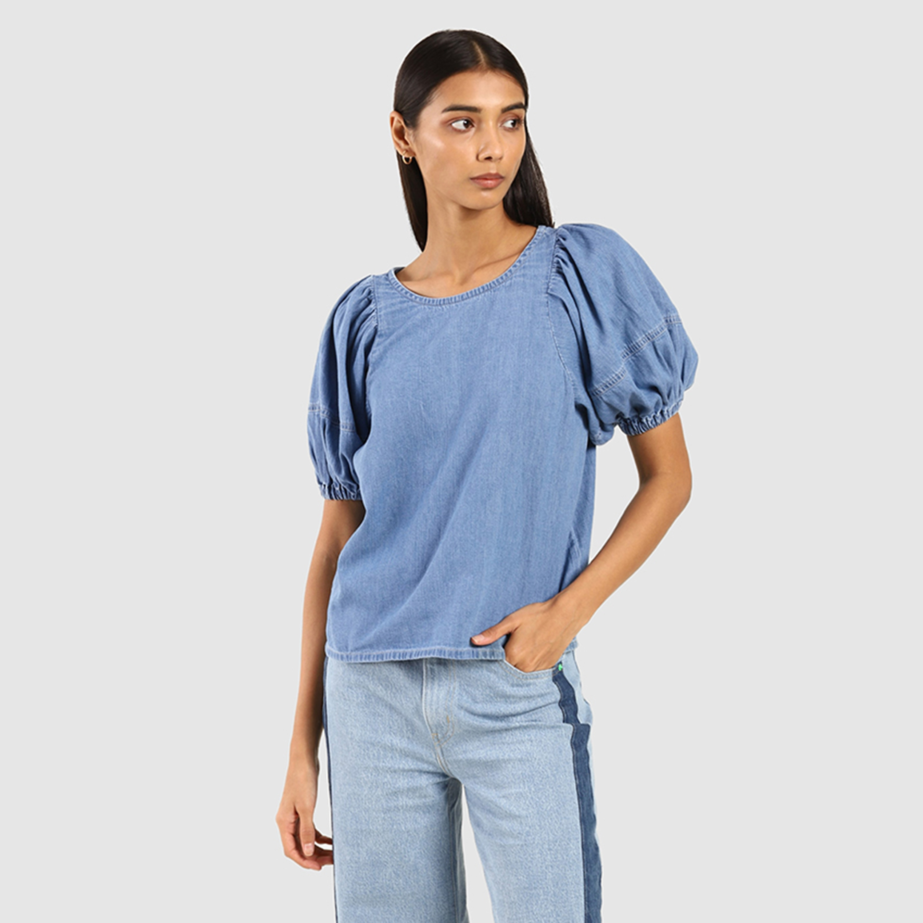 Levi's Plain Round Neck Short Sleeves Women's Denim Top-women-clothing-shirtsandblouses-blouses-image-1