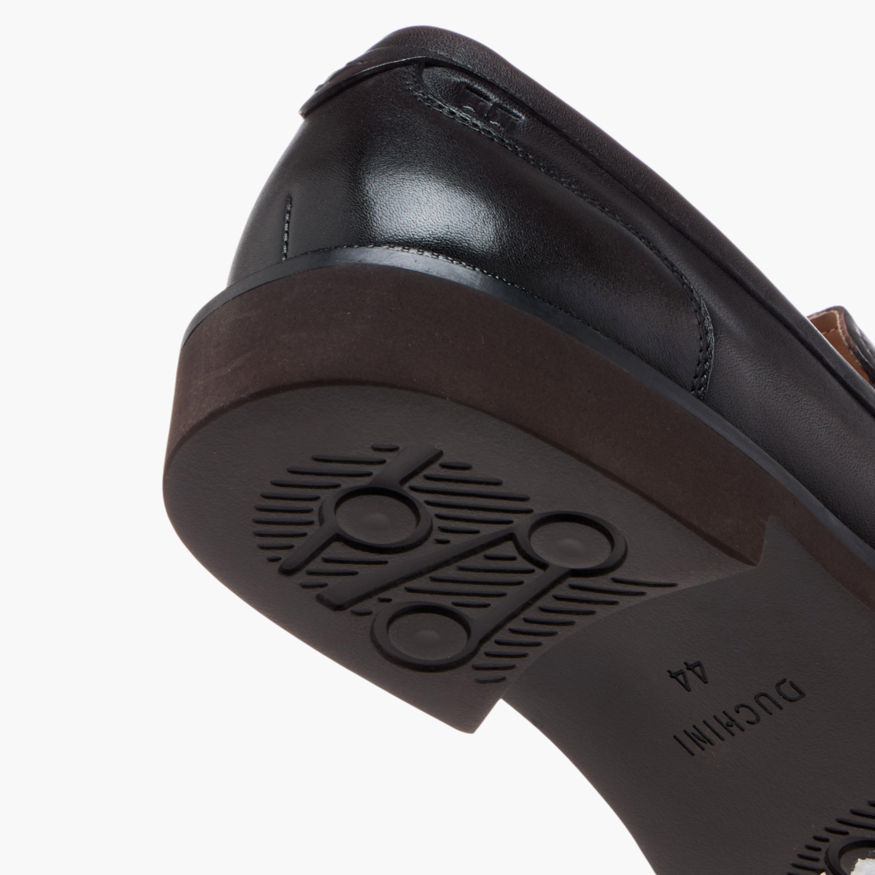 حذاء خفيف جلد سهل الارتداء بتفاصيل مفرّغة للرجال من دوتشيني-men-shoes-formalshoes-image-5