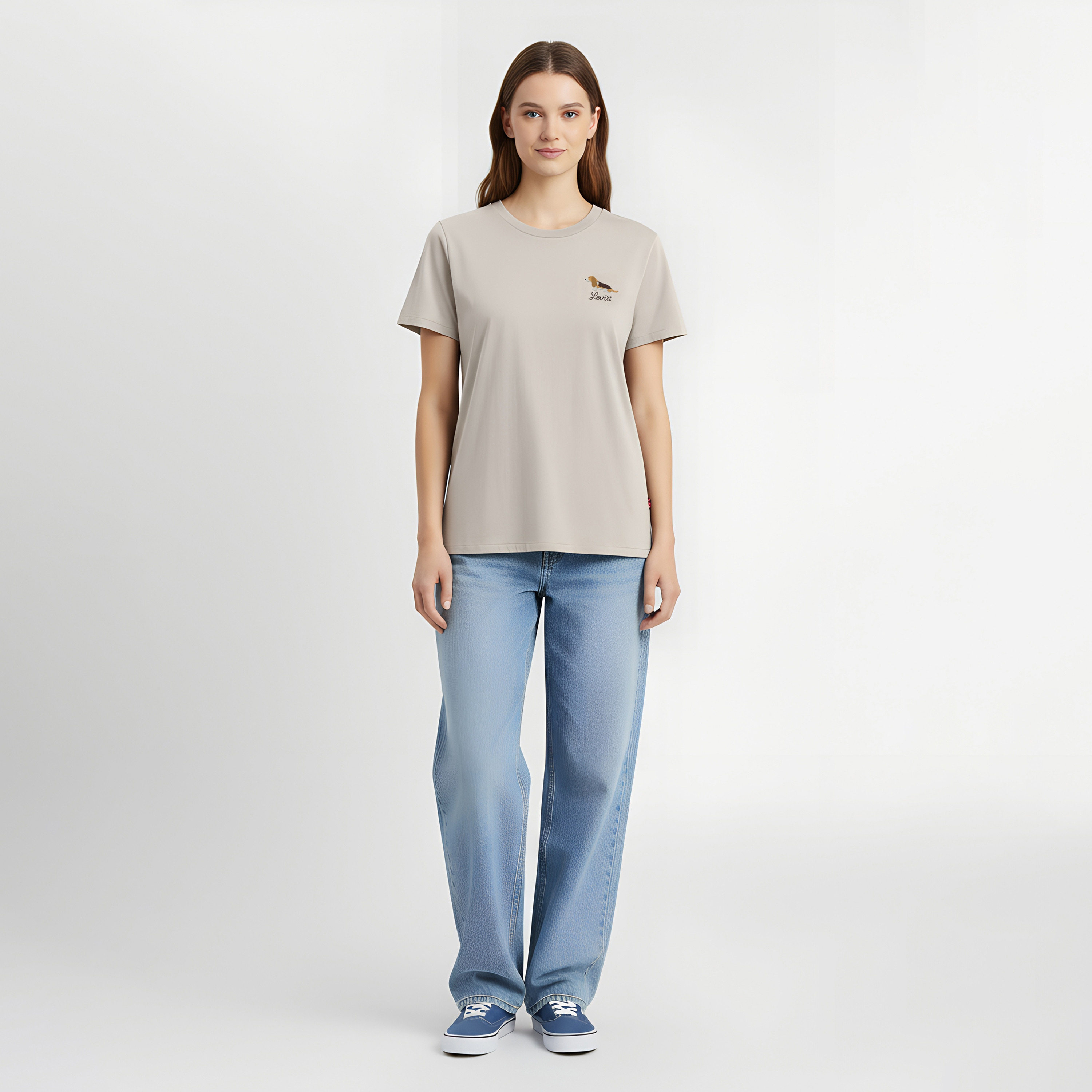 تي شيرت نسائي سادة بأكمام قصيرة ورقبة دائرية من ليفايس-women-clothing-tshirts-image-2
