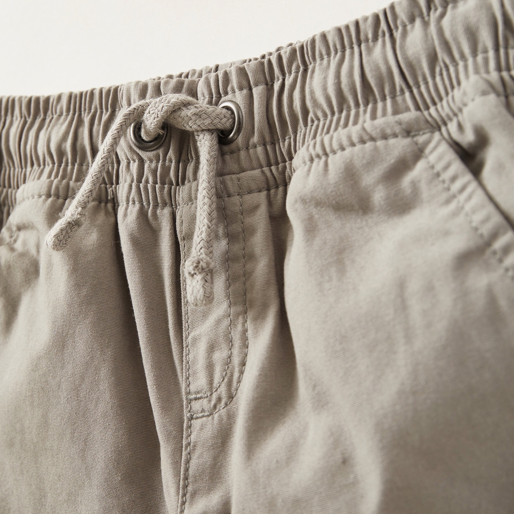 شورت سادة بجيوب ورباط إغلاق من جونيورز-baby-boys-clothing-bottoms-shorts-image-2