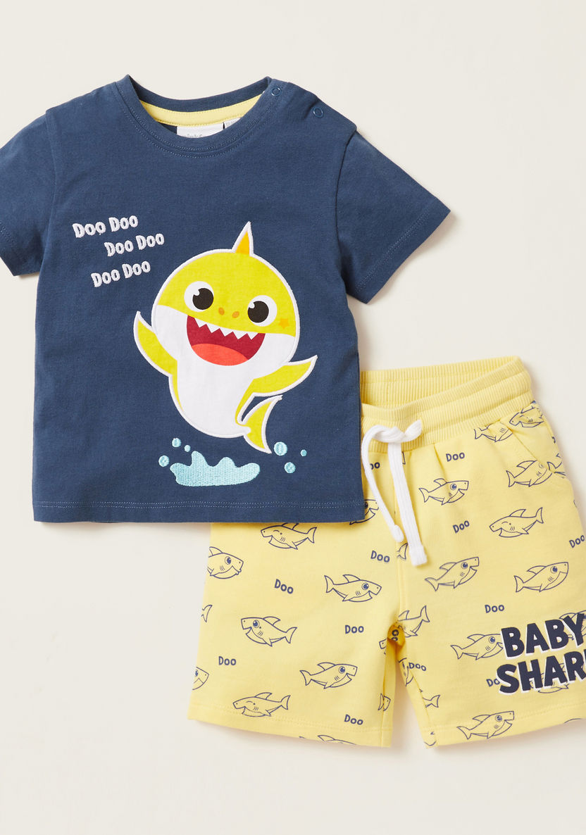 Baby Shark Print T-shirt and Shorts Set-Clothes Sets-image-0