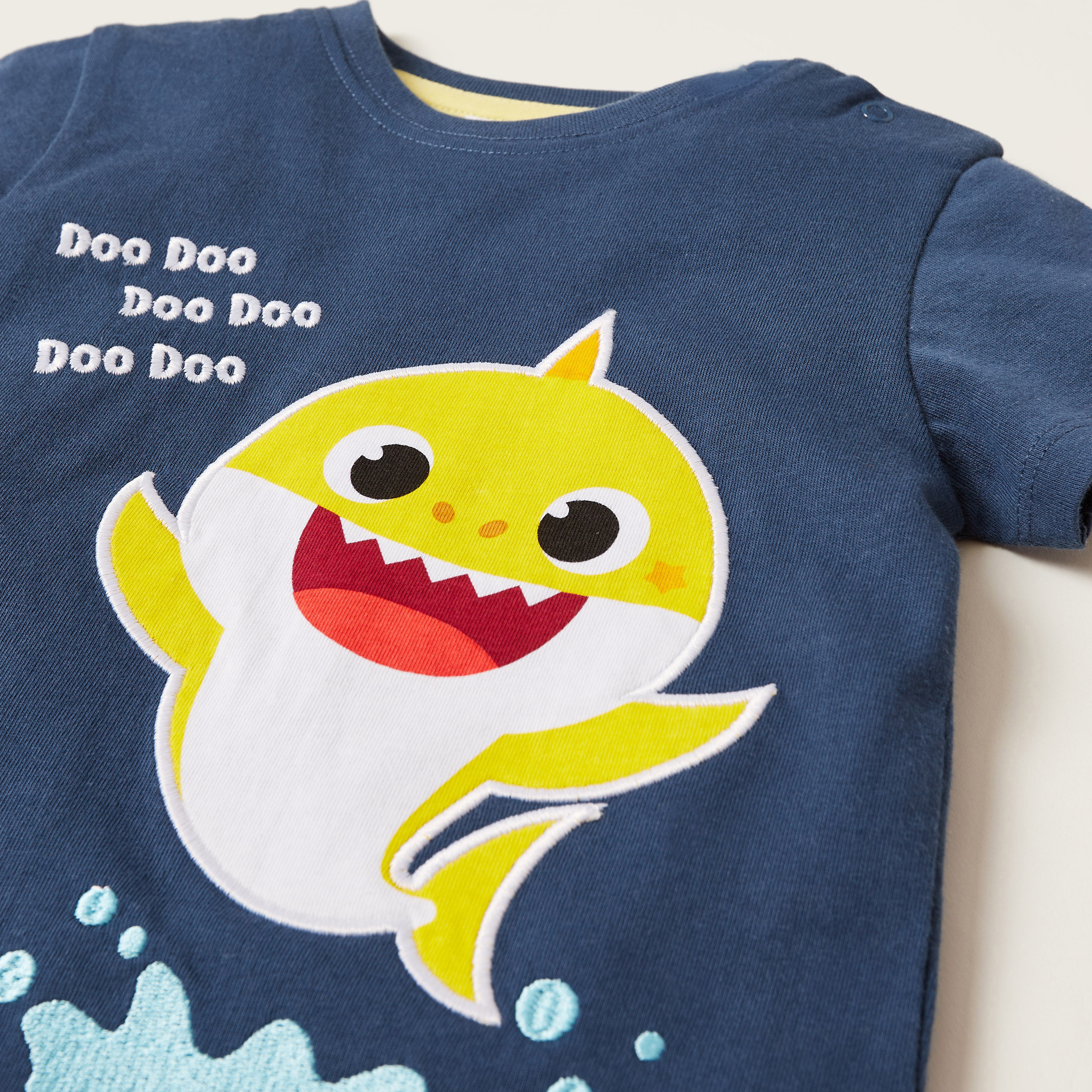 طقم شورت وتيشيرت بطبعات بيبي شارك-baby-boys-clothing-setsandcoords-image-4