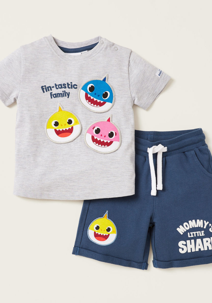 Pinkfong Baby Shark Print T-shirt and Shorts Set-Clothes Sets-image-0