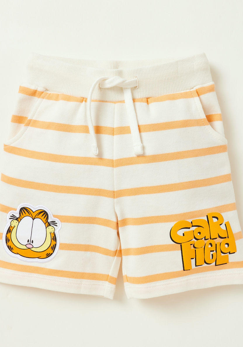 Garfield Graphic Print T-shirt with Striped Shorts-Clothes Sets-image-2