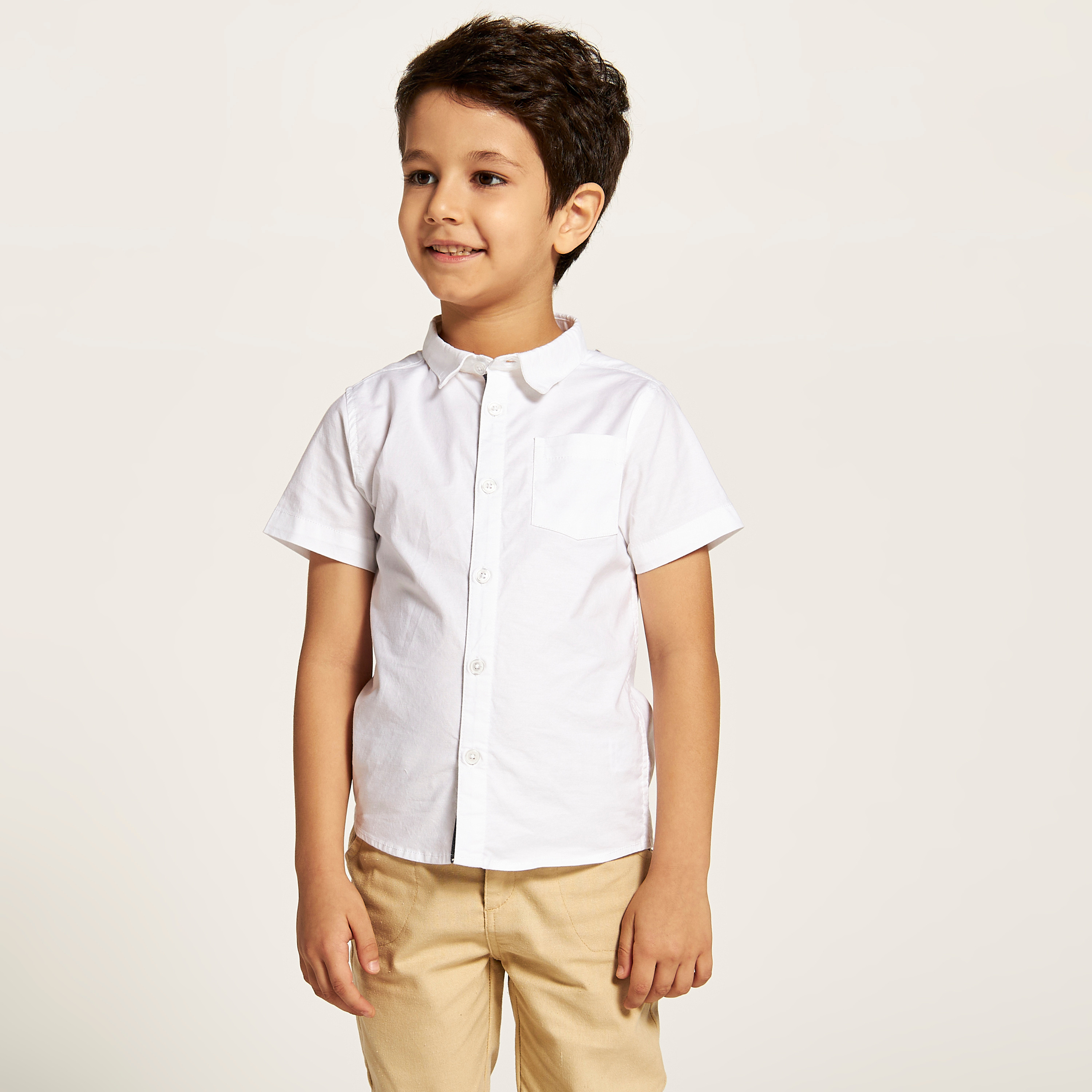 قميص سادة بأكمام قصيرة وجيب خارجي من جونيورز-boys-clothing-shirts-image-2