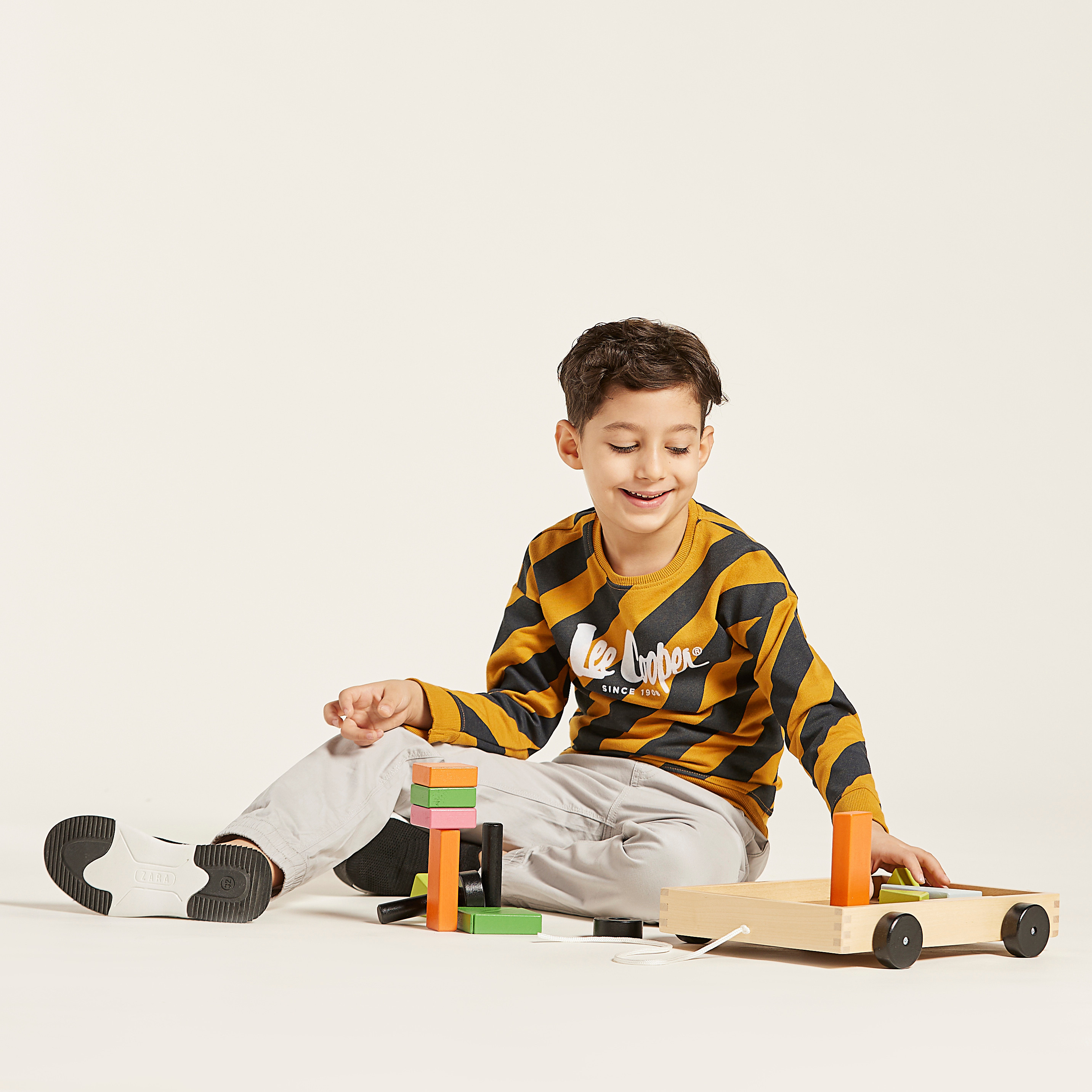 Juniors Solid Pants with Pockets and Elasticated Drawstring Waist-boys-clothing-bottoms-trousers-image-1