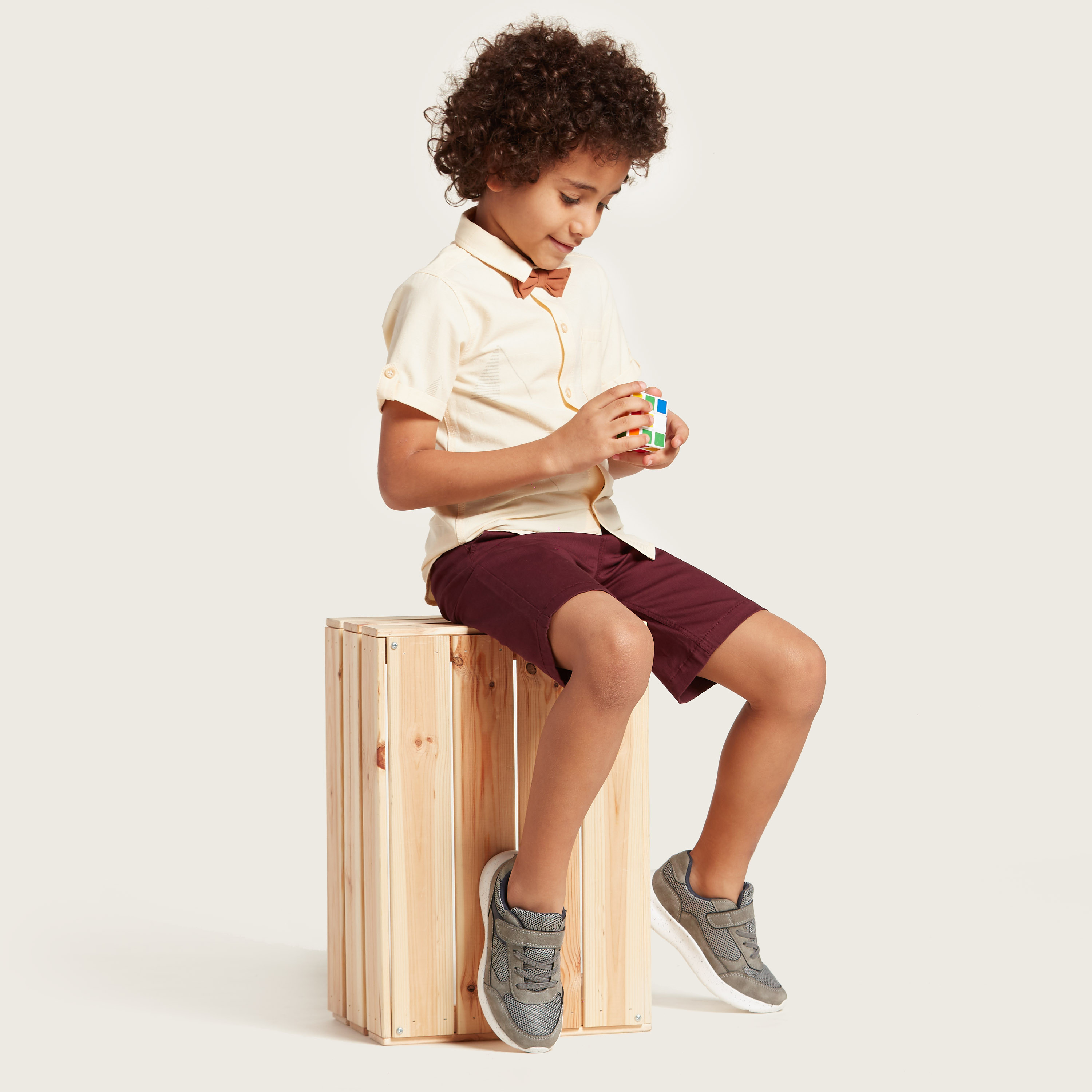 شورت سادة بجيوب وزر إغلاق من جونيورز-baby-boys-clothing-bottoms-shorts-image-1