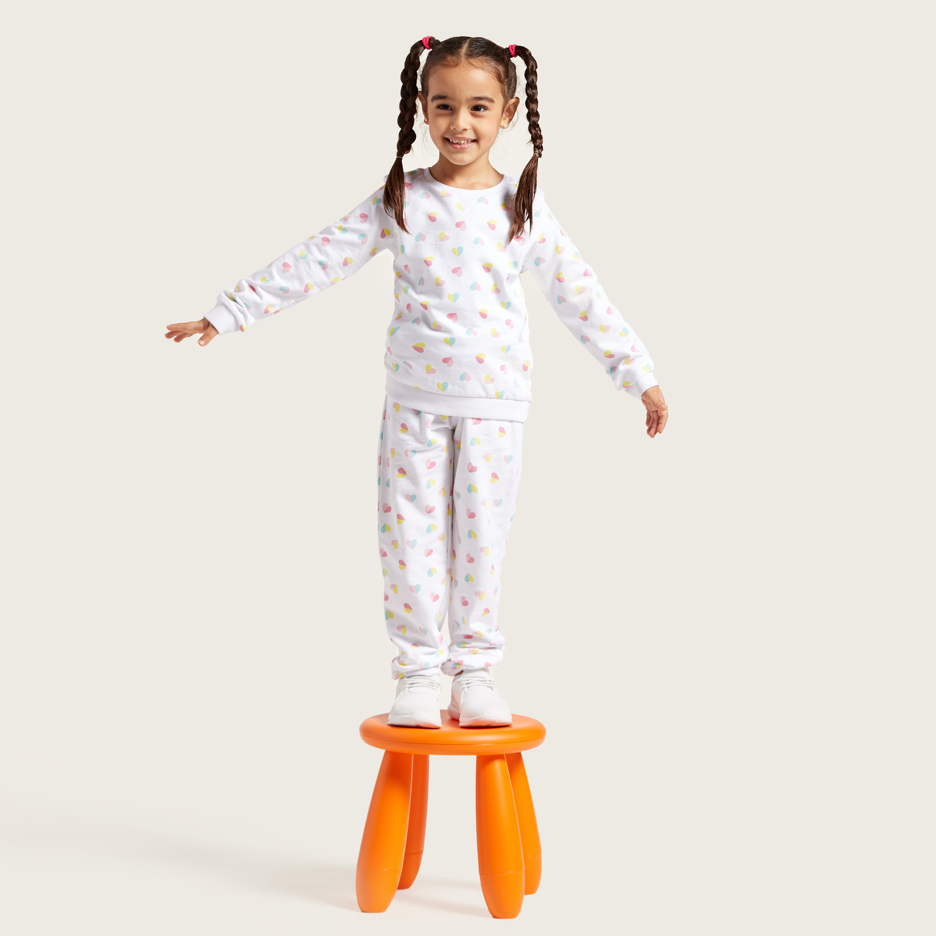 بنطلون رياضي برباط وجيوب وطبعات قلب من جونيورز-baby-girls-clothing-bottoms-joggersandtrackpants-image-1