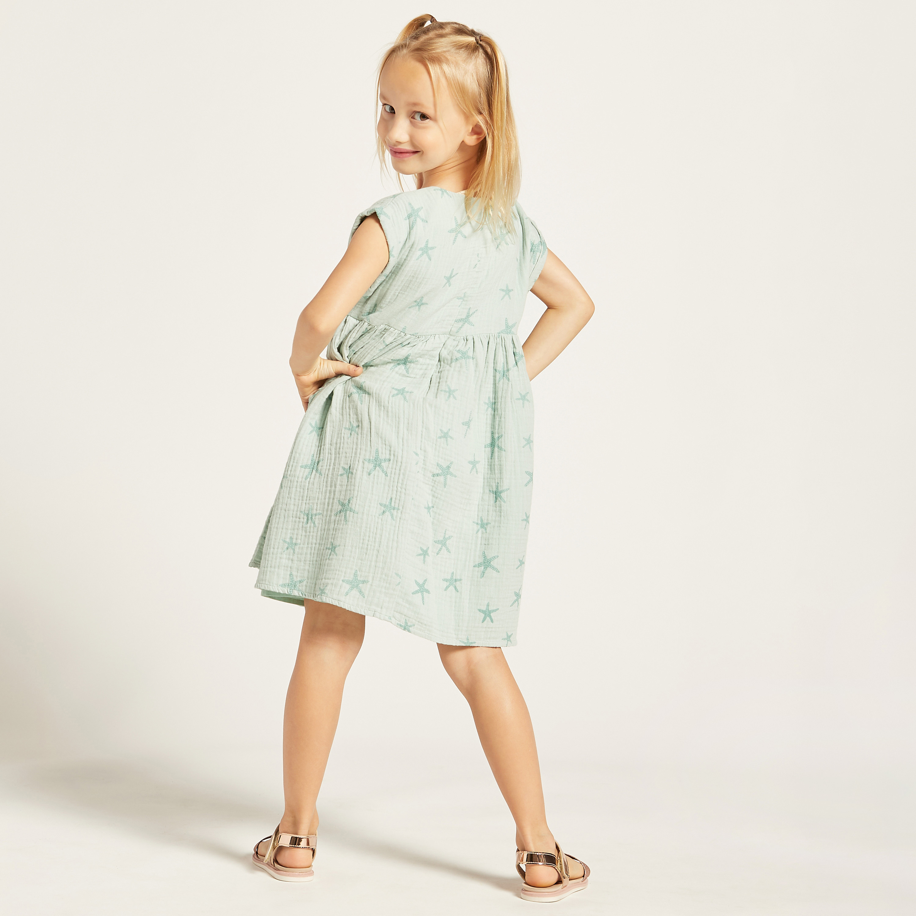 فستان عضوي بجيوب وطبعات من لاف إيرث-girls-clothing-dressesandjumpsuits-image-4