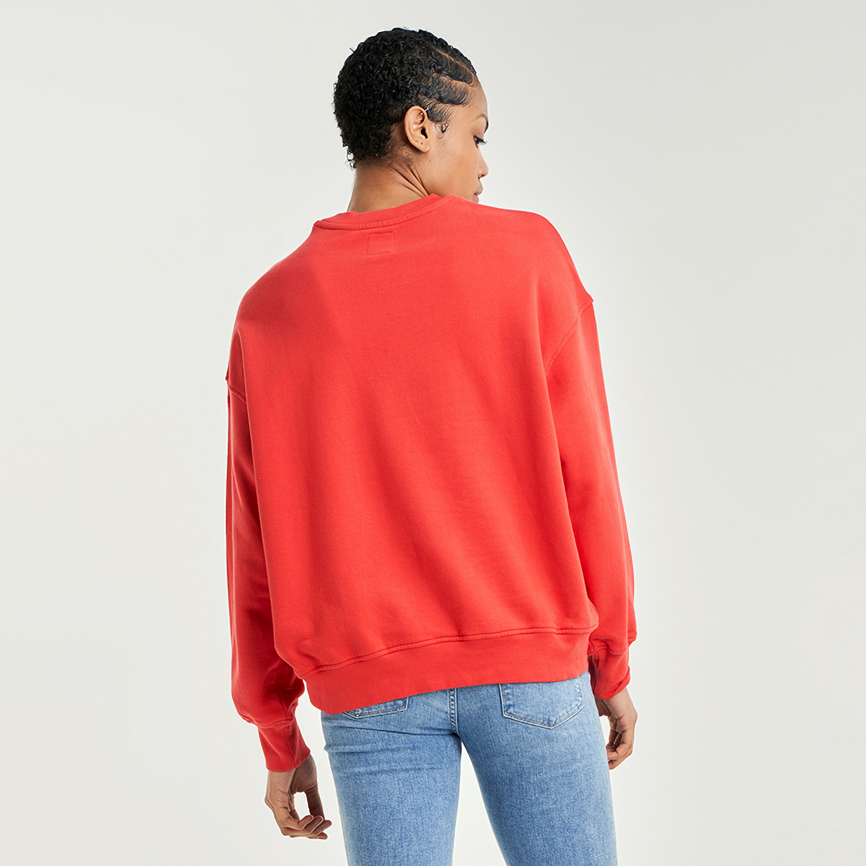 ليفايس سويت شيرت بأكمام طويلة وياقة دائرية بسيطة-women-clothing-hoodiesandsweatshirts-sweatshirts-image-3