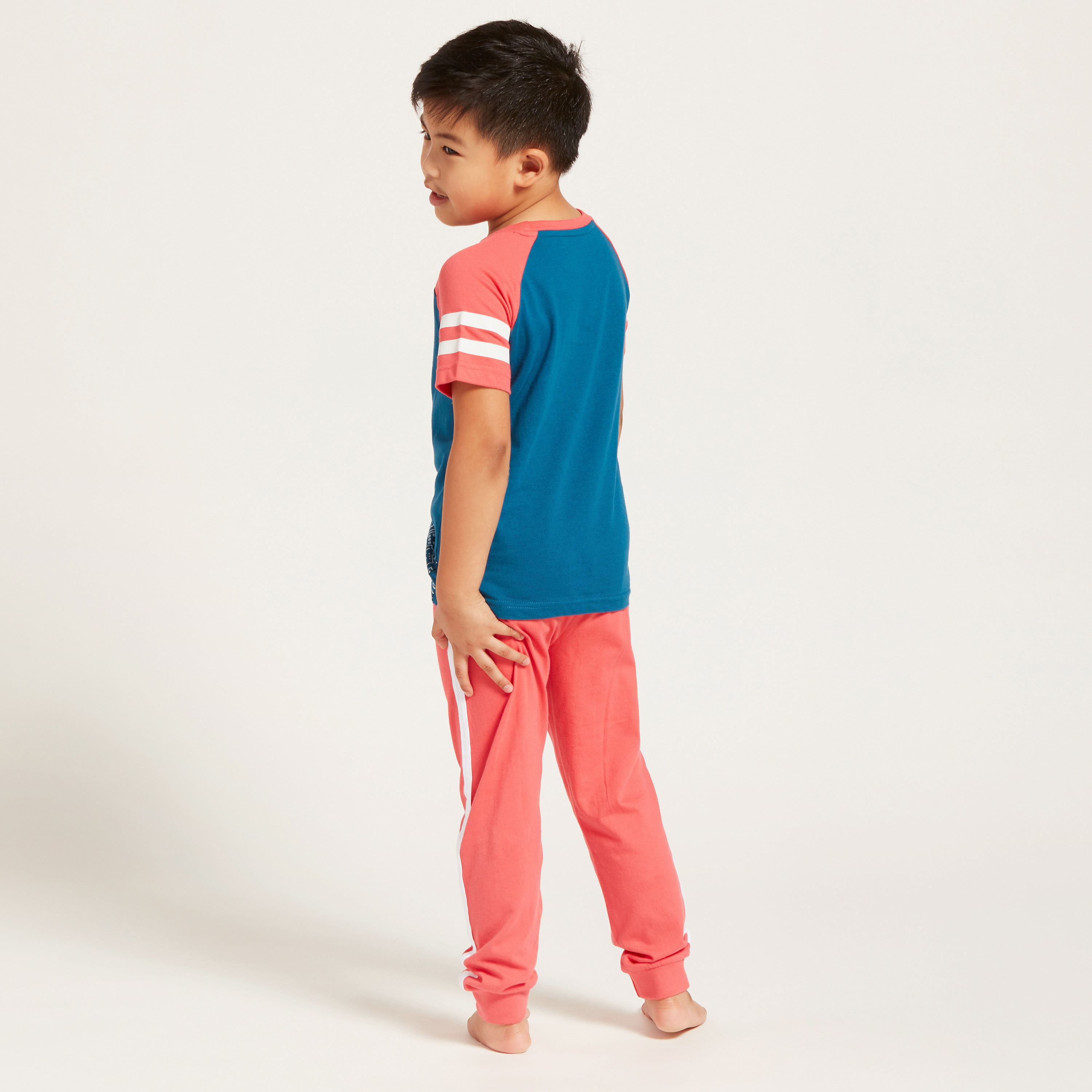 Juniors Graphic Print Raglan Sleeves T-shirt and Solid Pyjama Set-boys-clothing-nightwear-image-5