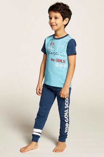 Juniors Graphic Print T-shirt and Printed Pyjama Set