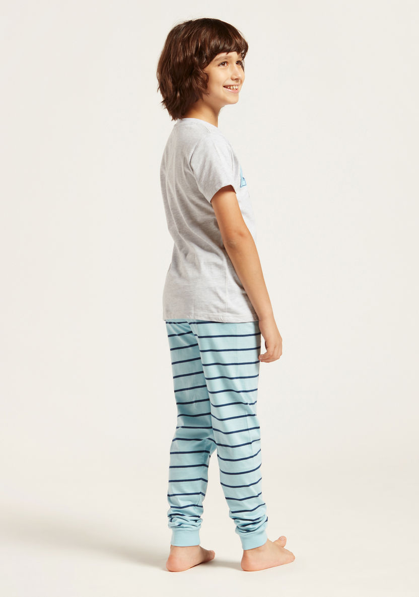 Juniors Typographic Print Round Neck T-shirt and Striped Joggers-Nightwear-image-4