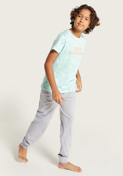 Juniors Printed T-shirt with Solid Shorts and Pyjamas