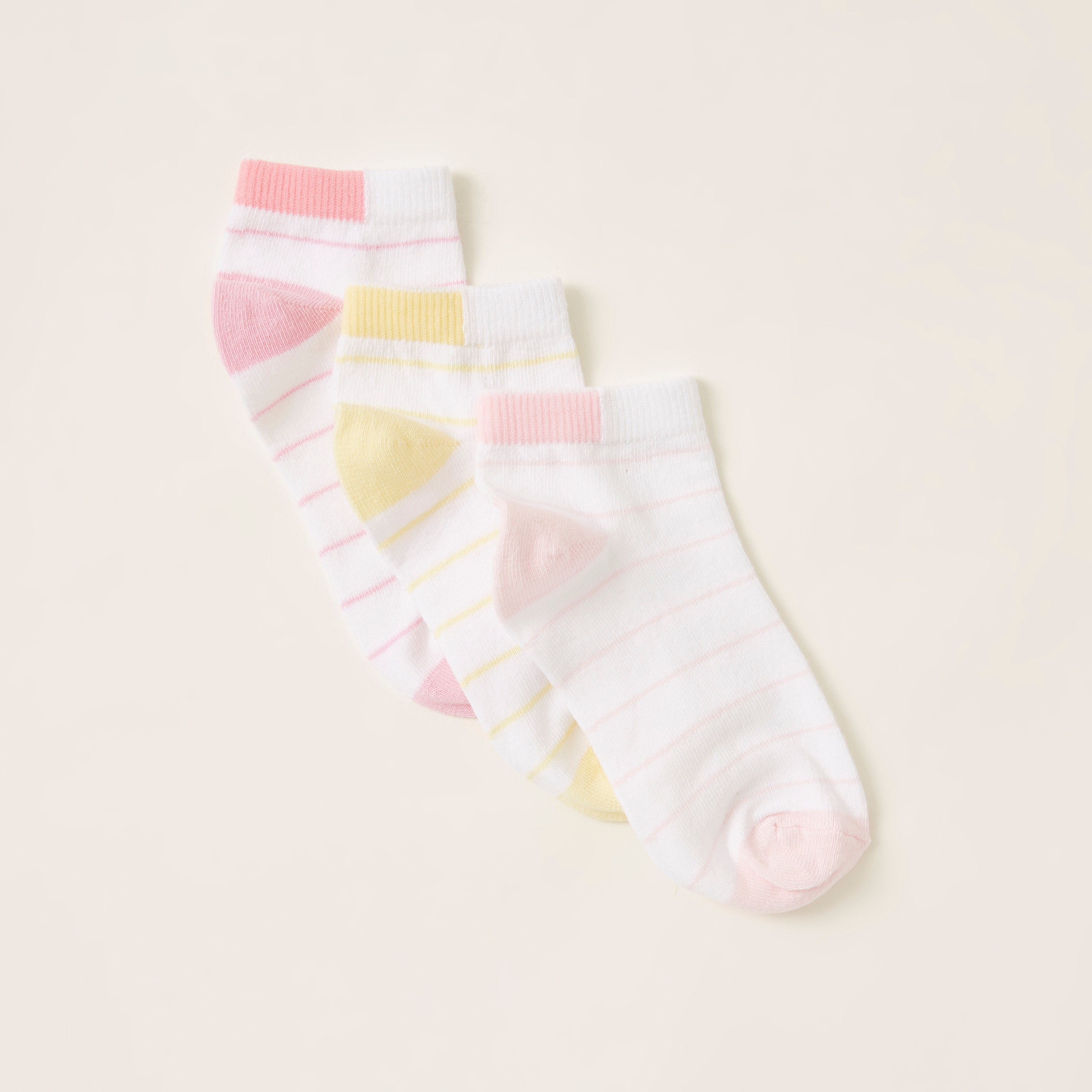 جوارب مخططة بطول الكاحل من جونيورز - طقم من 3 أزواج-baby-girls-accessories-socks-image-2