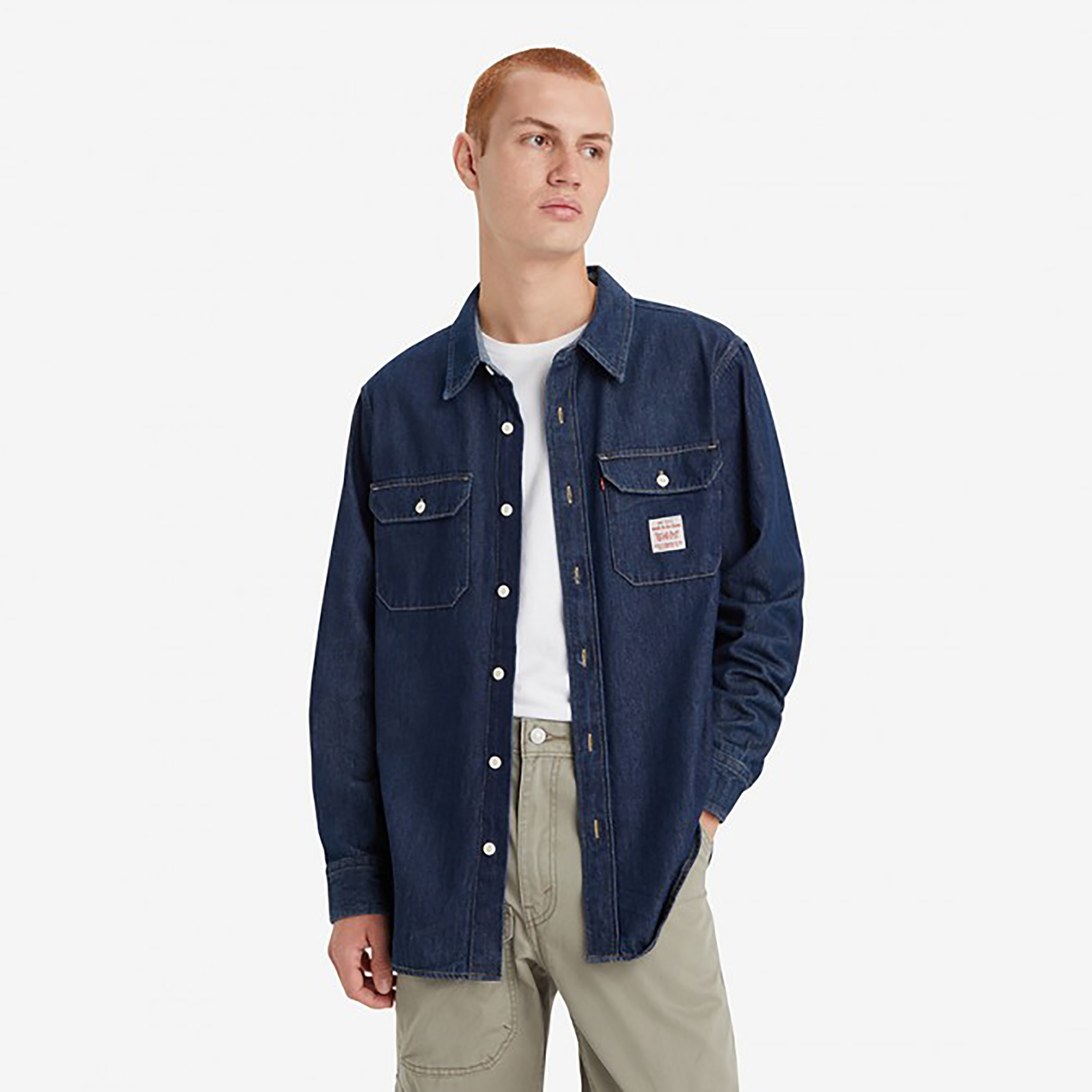 قميص كاجوال بأكمام طويلة ذو ياقة مدببة سادة من ليفايز-men-clothing-shirts-image-1