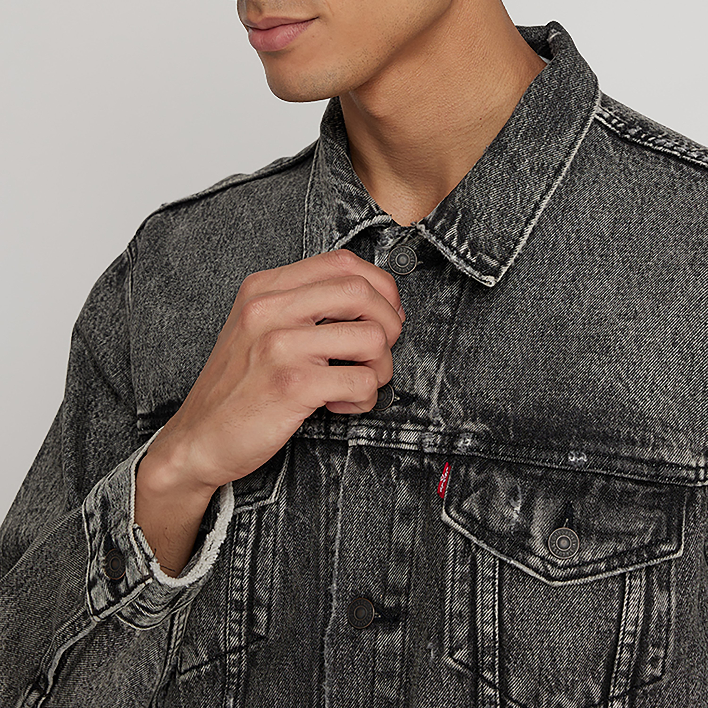 Levi's Plain Trucker Jacket-men-clothing-jacketsandblazers-jackets-image-3