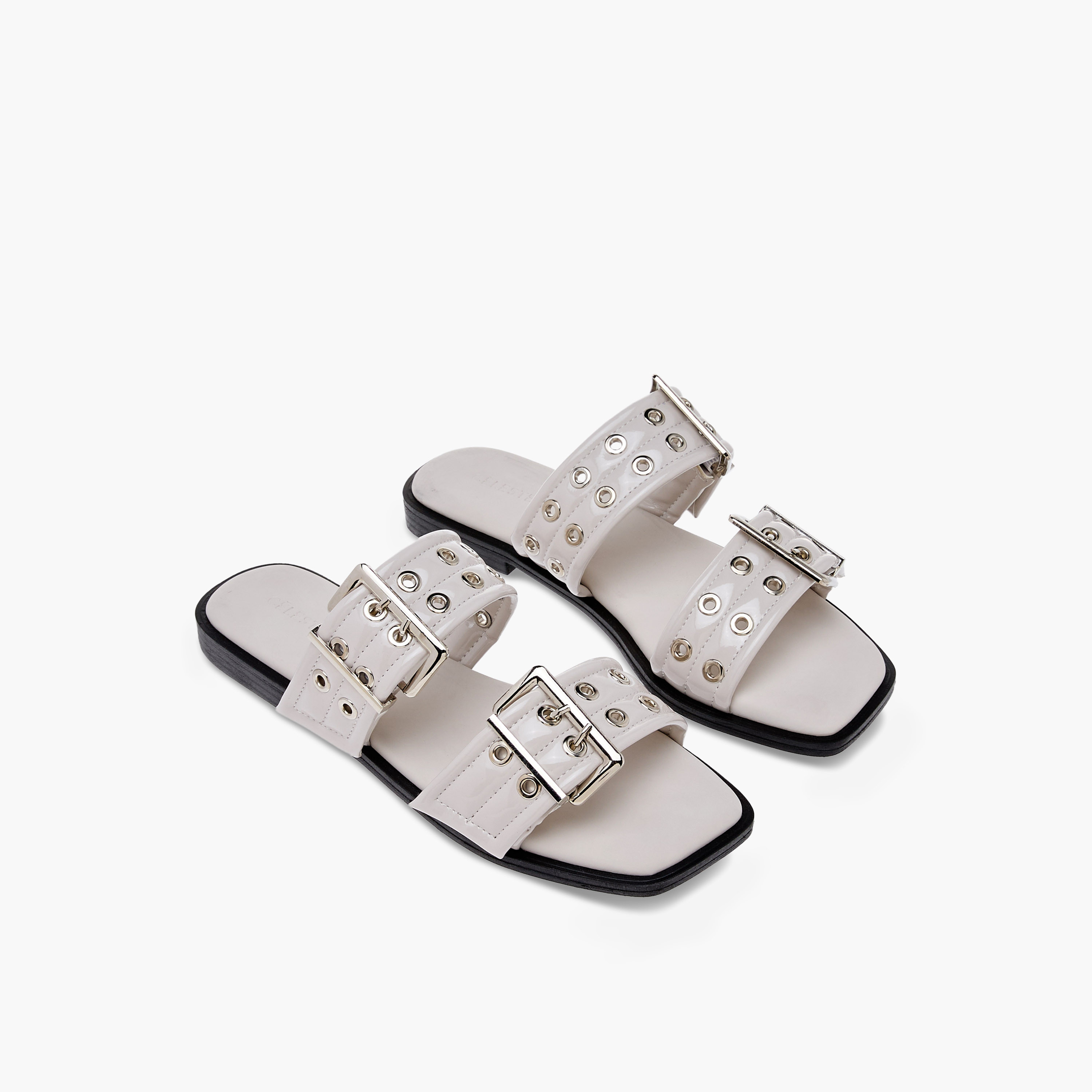صندل سهل الارتداء بتفاصيل فتحات صغيرة للنساء من سيليست-women-shoes-flats-sandals-image-1