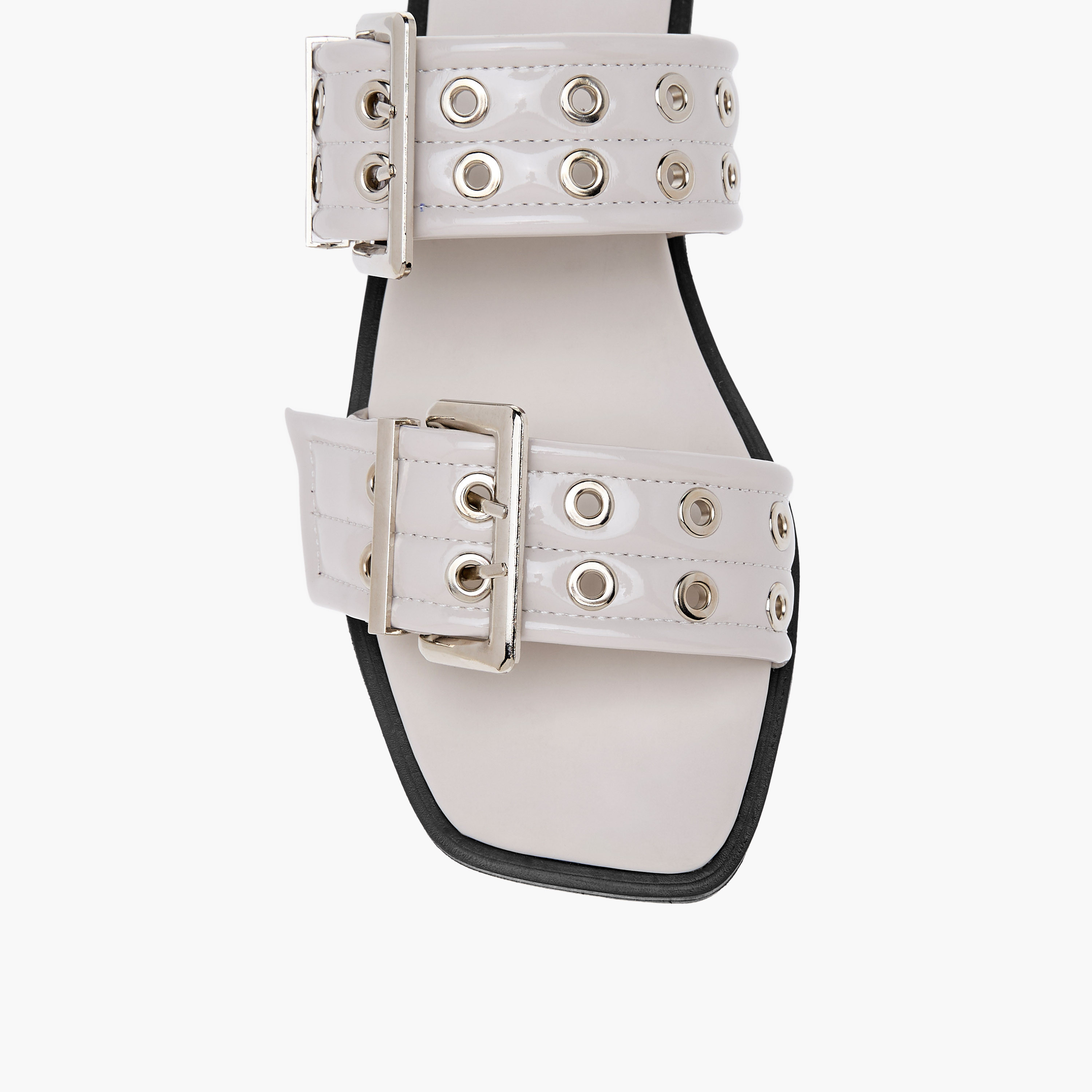 صندل سهل الارتداء بتفاصيل فتحات صغيرة للنساء من سيليست-women-shoes-flats-sandals-image-4