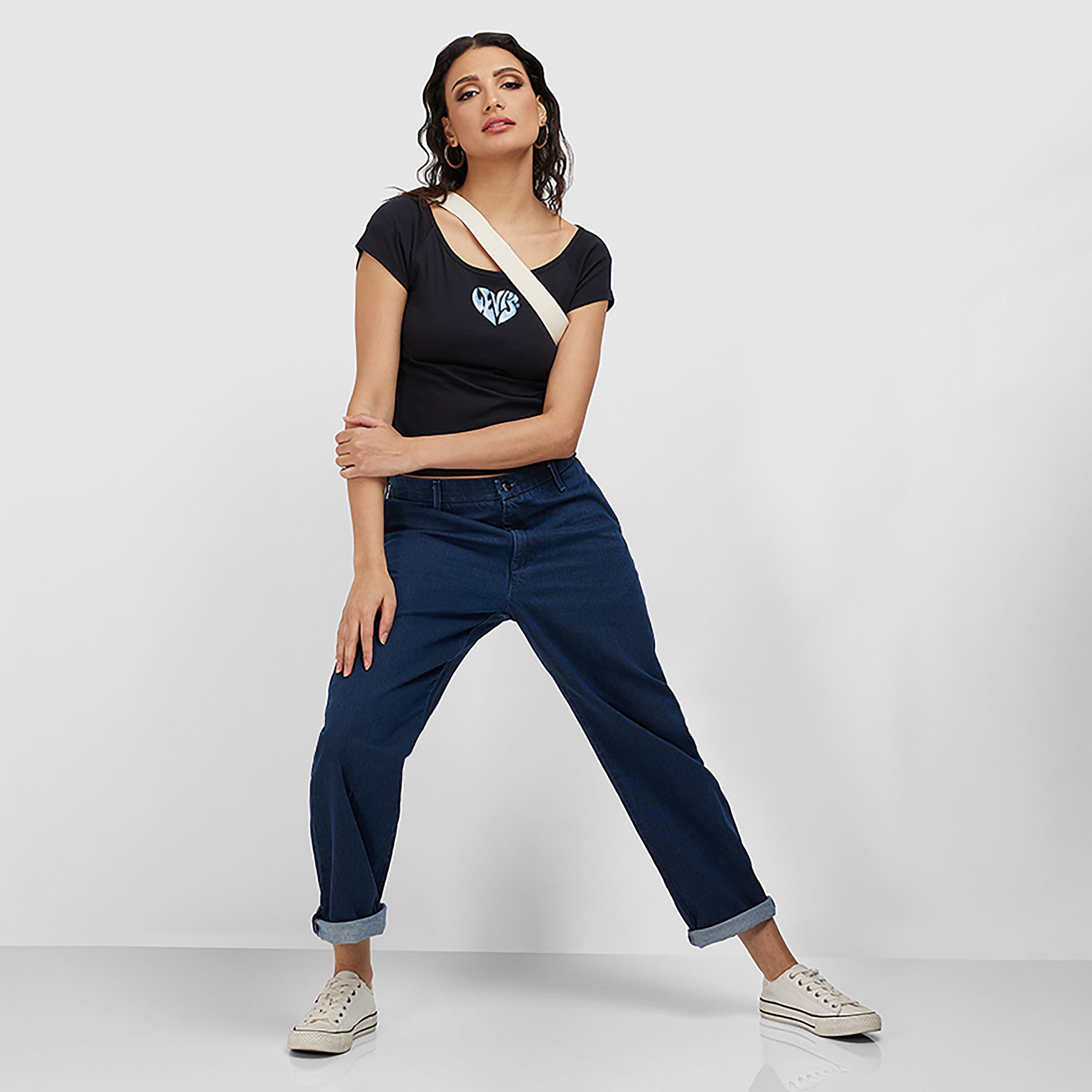 بلوزة من ليفايز بطبعات سكوب برقبة وأكمام قصيرة-women-clothing-shirtsandblouses-blouses-image-2